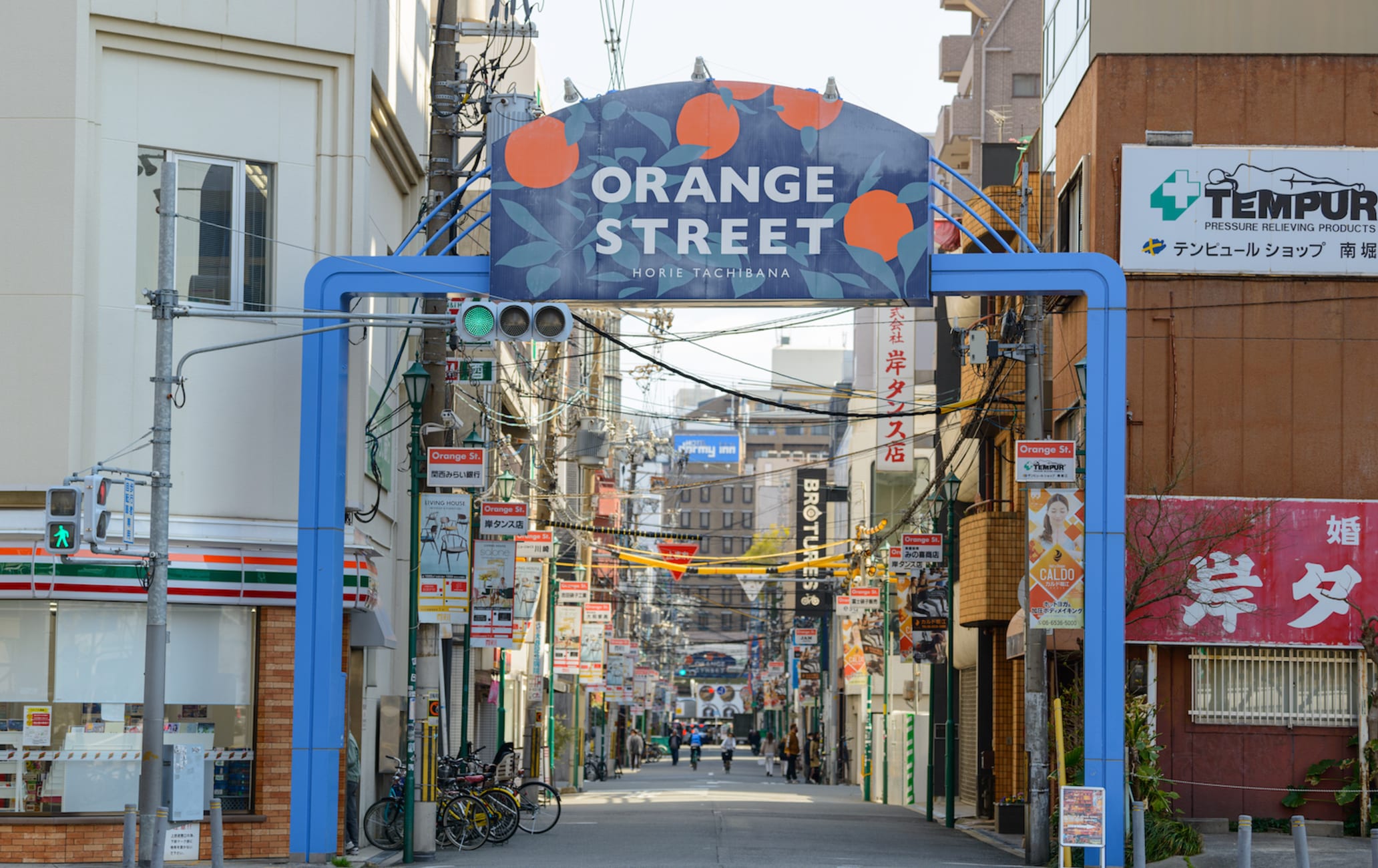 なぜ大阪オレンジストリートに若者が集まる？話題の古着＆カフェ巡り徹底攻略