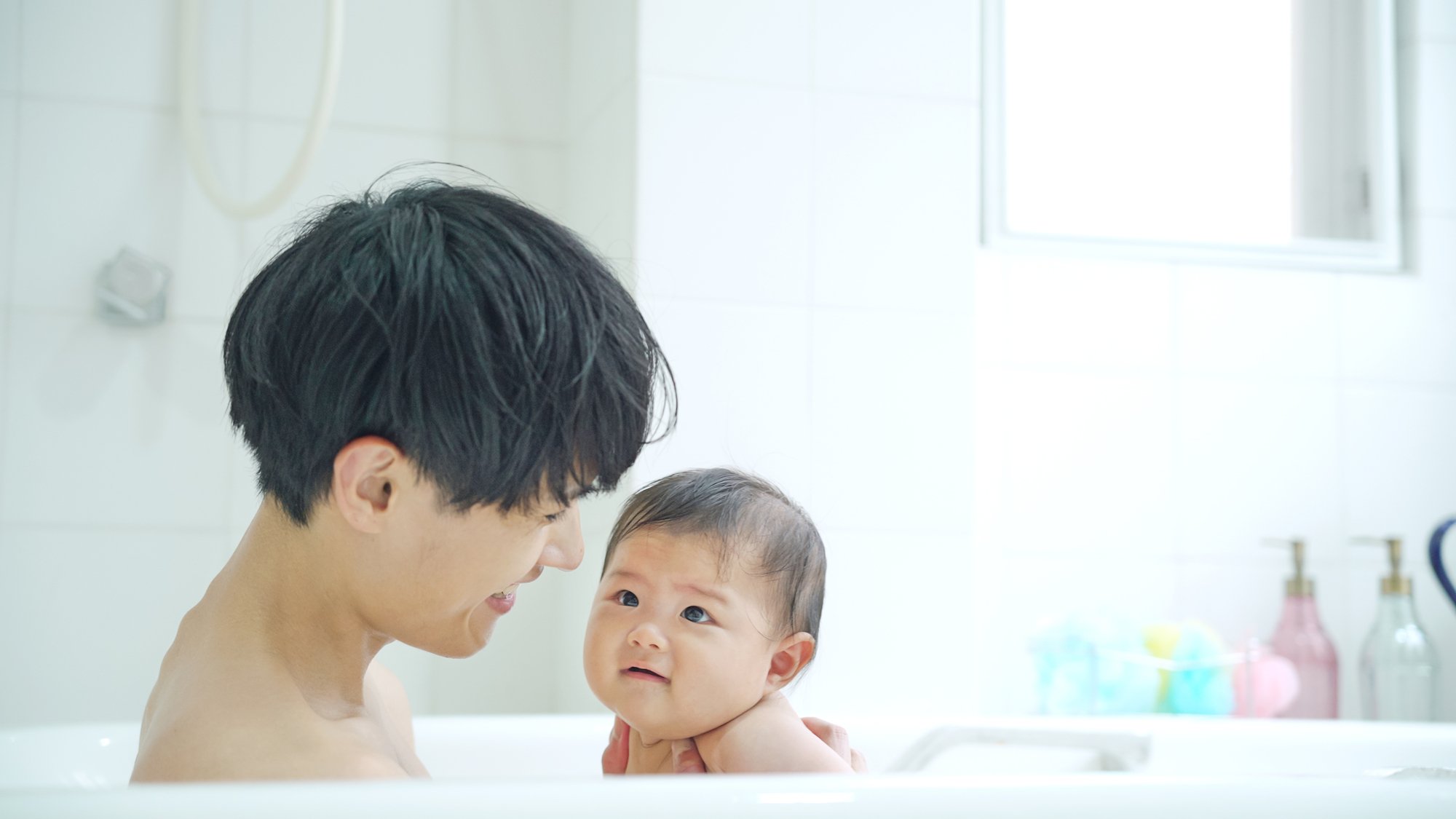 赤ちゃんと一緒にお風呂はいつから？ワンオペの不安を消す安全手順