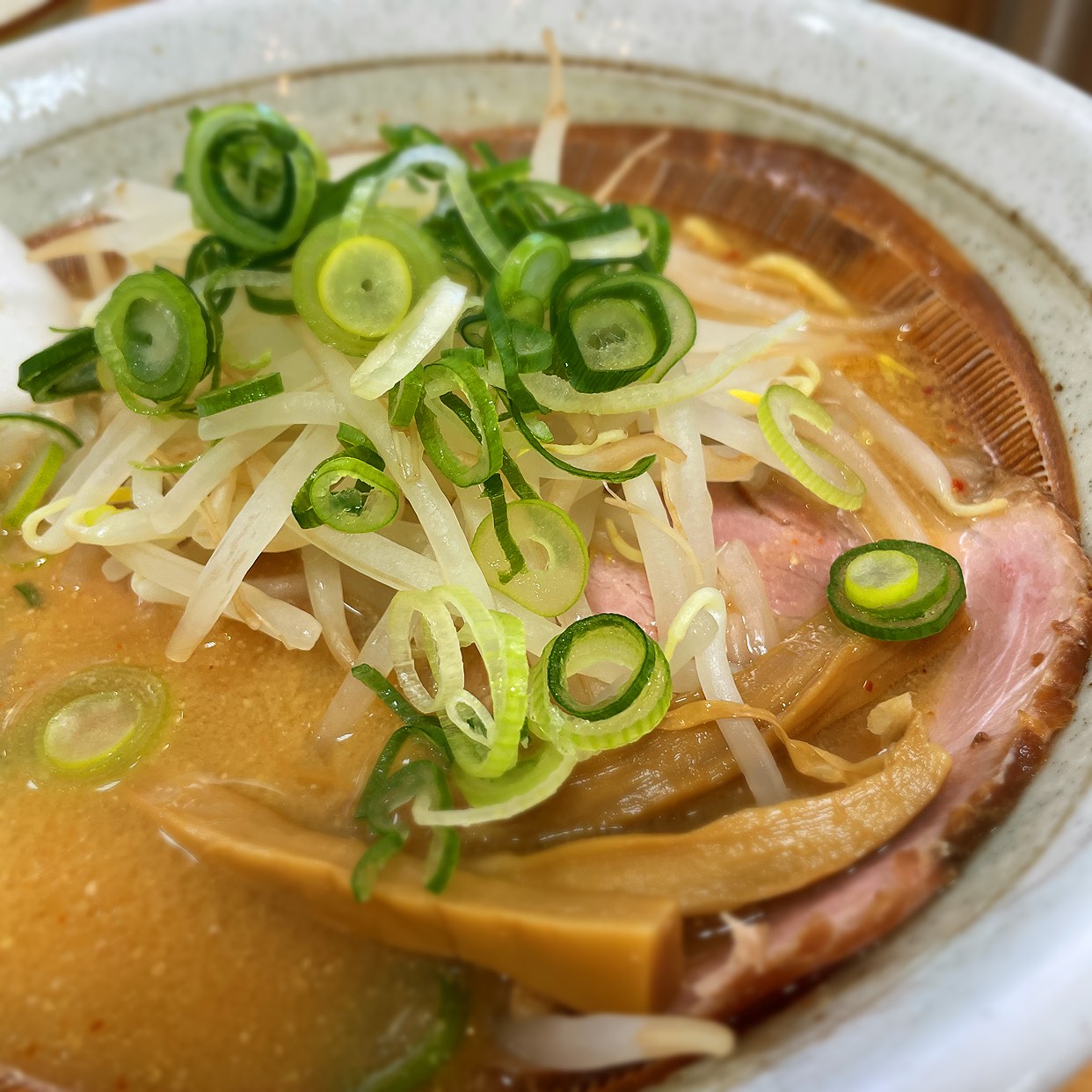 すすきの亭御器所店の味噌ラーメンが愛される理由と混雑回避術