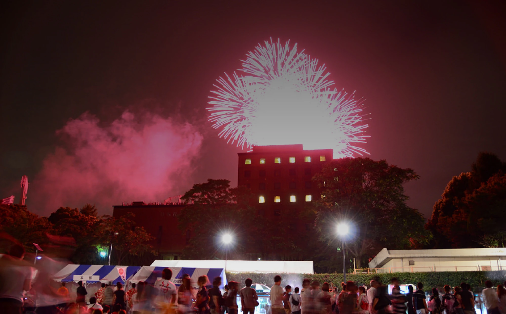 2026神宮外苑花火大会のチケット倍率と穴場・混雑回避の全貌