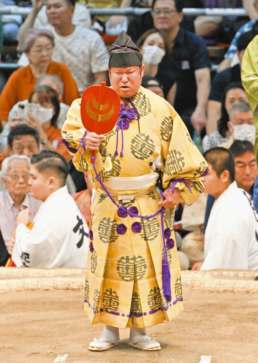 大相撲立行司の真実！短刀と切腹覚悟の理由や木村庄之助の年収を徹底解剖
