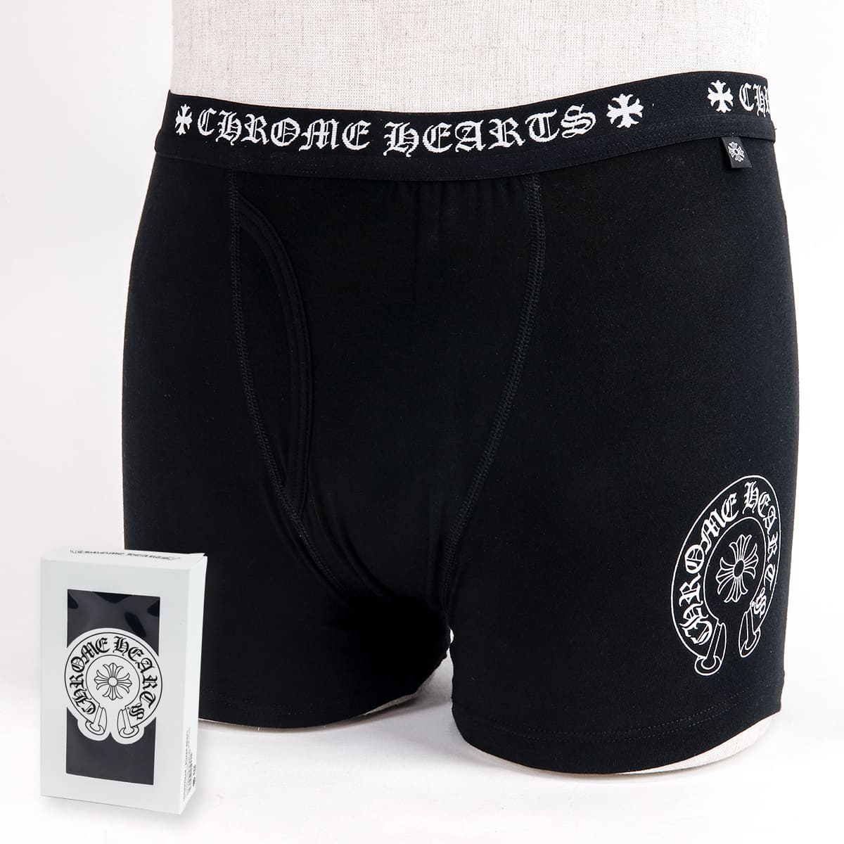 争奪戦が続くクロムハーツのパンツ！定価と最新相場・真贋判定の全貌