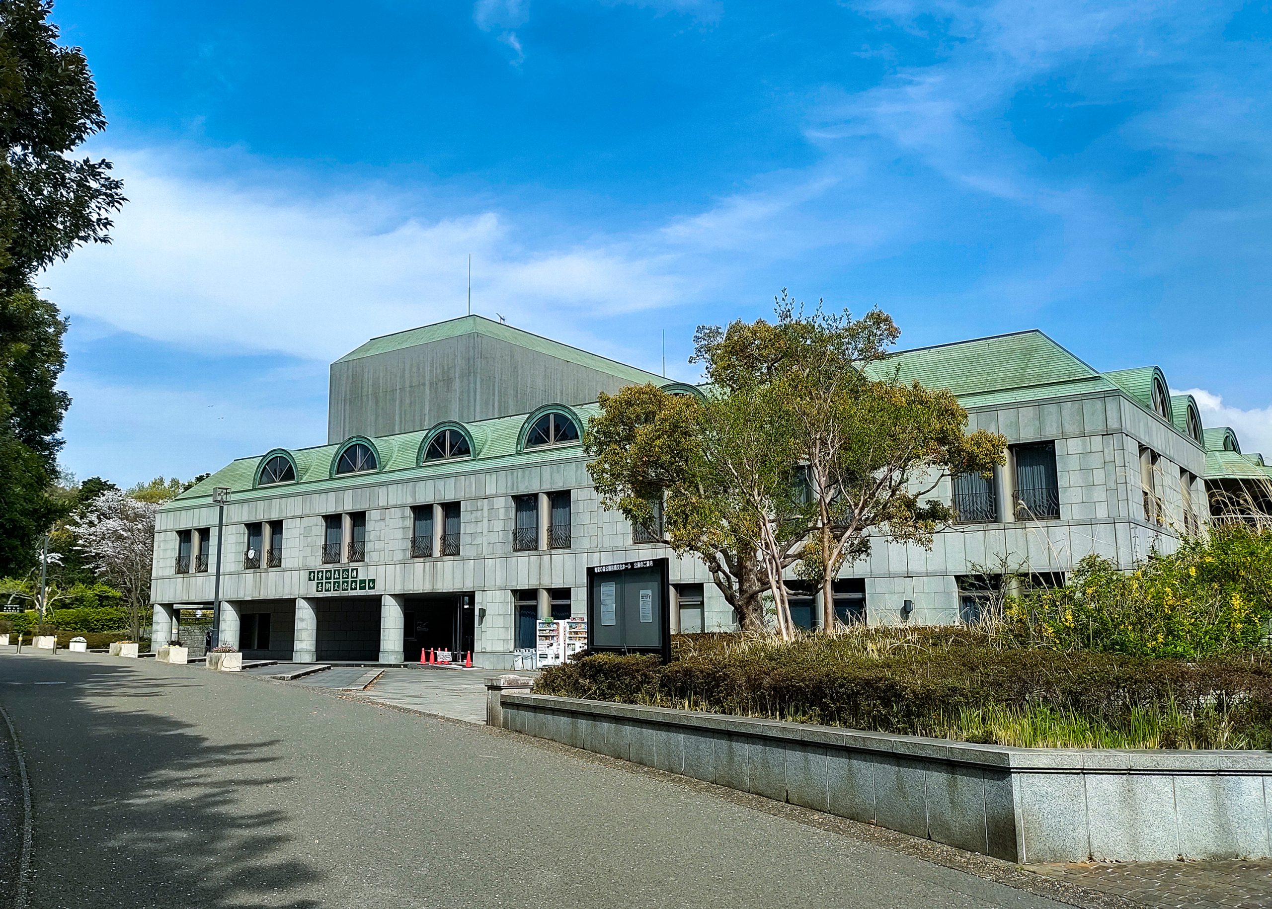 青葉の森公園芸術文化ホール徹底解説！座席の見え方やアクセス混雑の真相