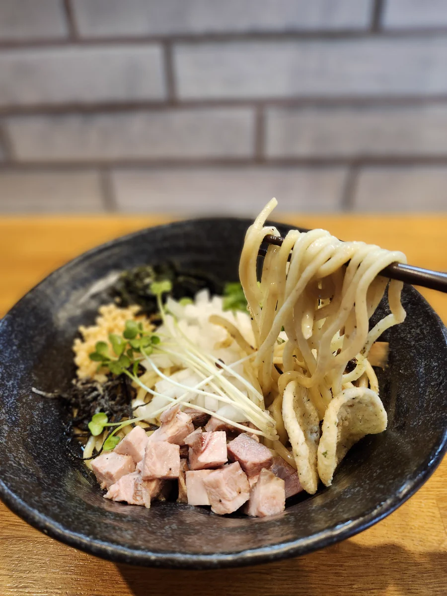 話題のラーメン店「麺や結」人気の理由と行列・看板メニューを徹底解剖