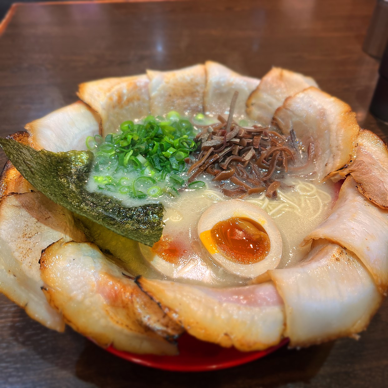 北九州の至宝「石田一龍 本店」徹底解剖！濃厚と屋台の真髄に迫る
