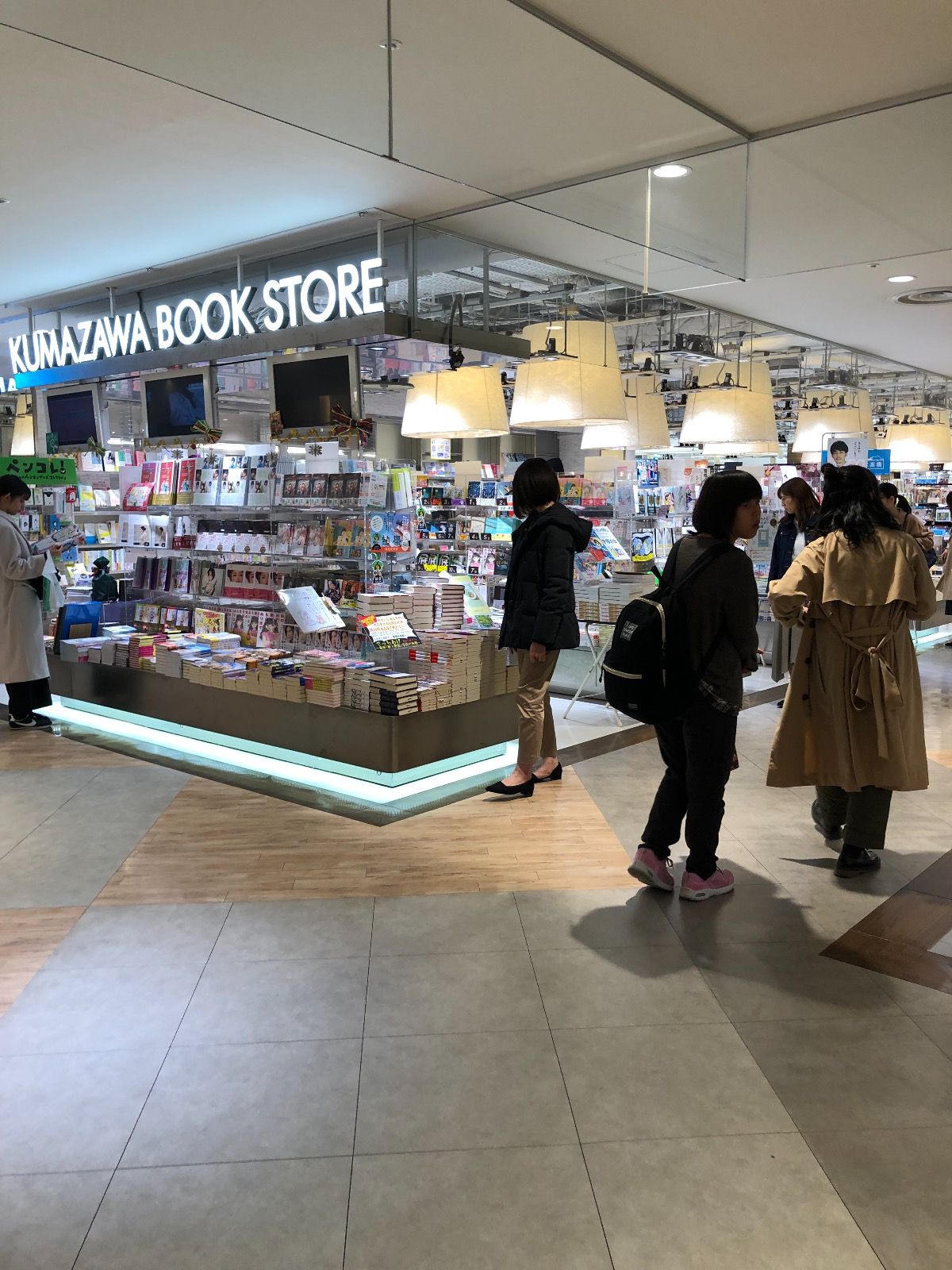 ルミネ池袋の本屋は何階？閉店の噂と2026年駅周辺おすすめ書店を比較