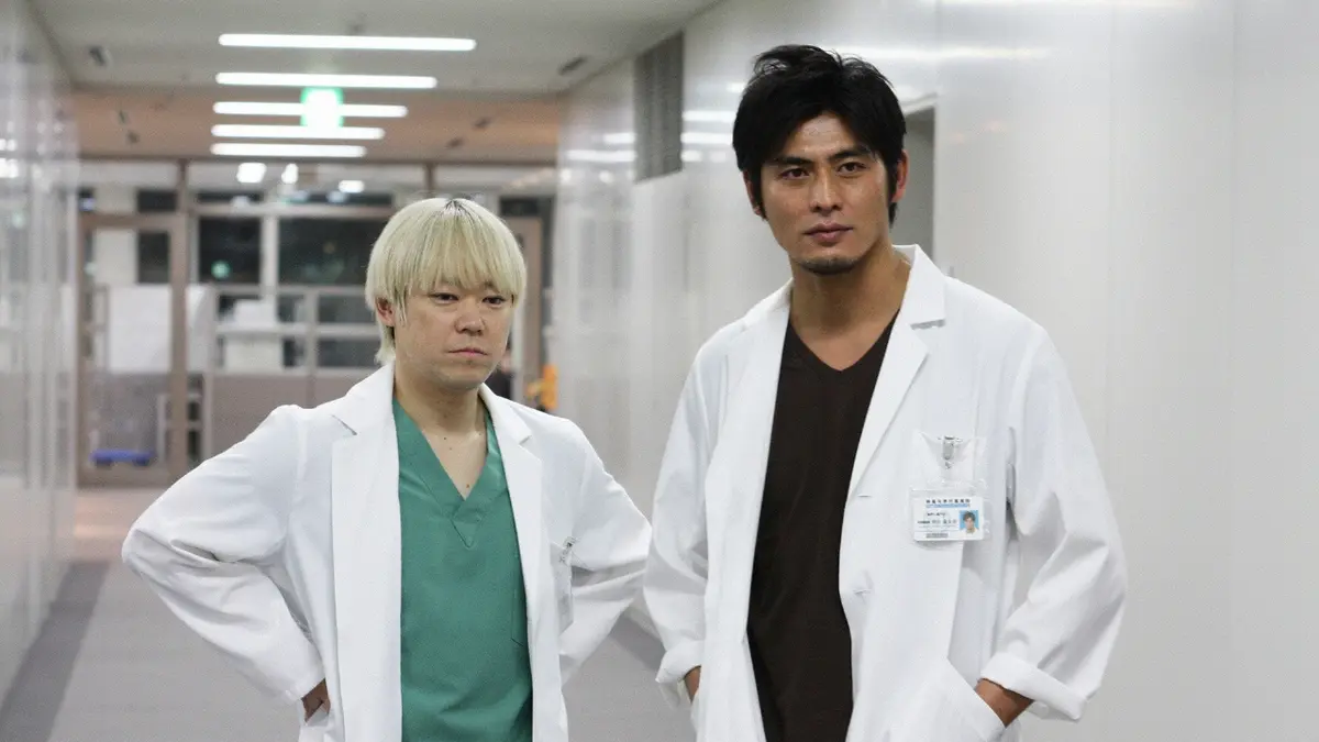 『医龍』阿部サダヲ演じた荒瀬門次の衝撃！名言「落ちろ」と金髪秘話