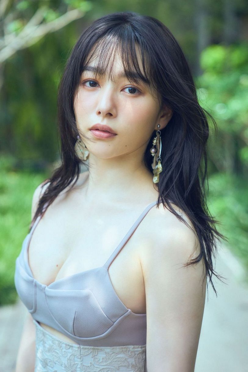 桜井日奈子写真集の全貌と現在地！10周年作『光』が起こした大革命