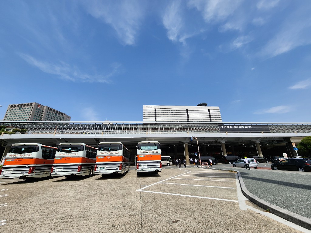 新大阪駅の観光バス駐車場は予約必須？最新ルールと穴場待機場を徹底追跡