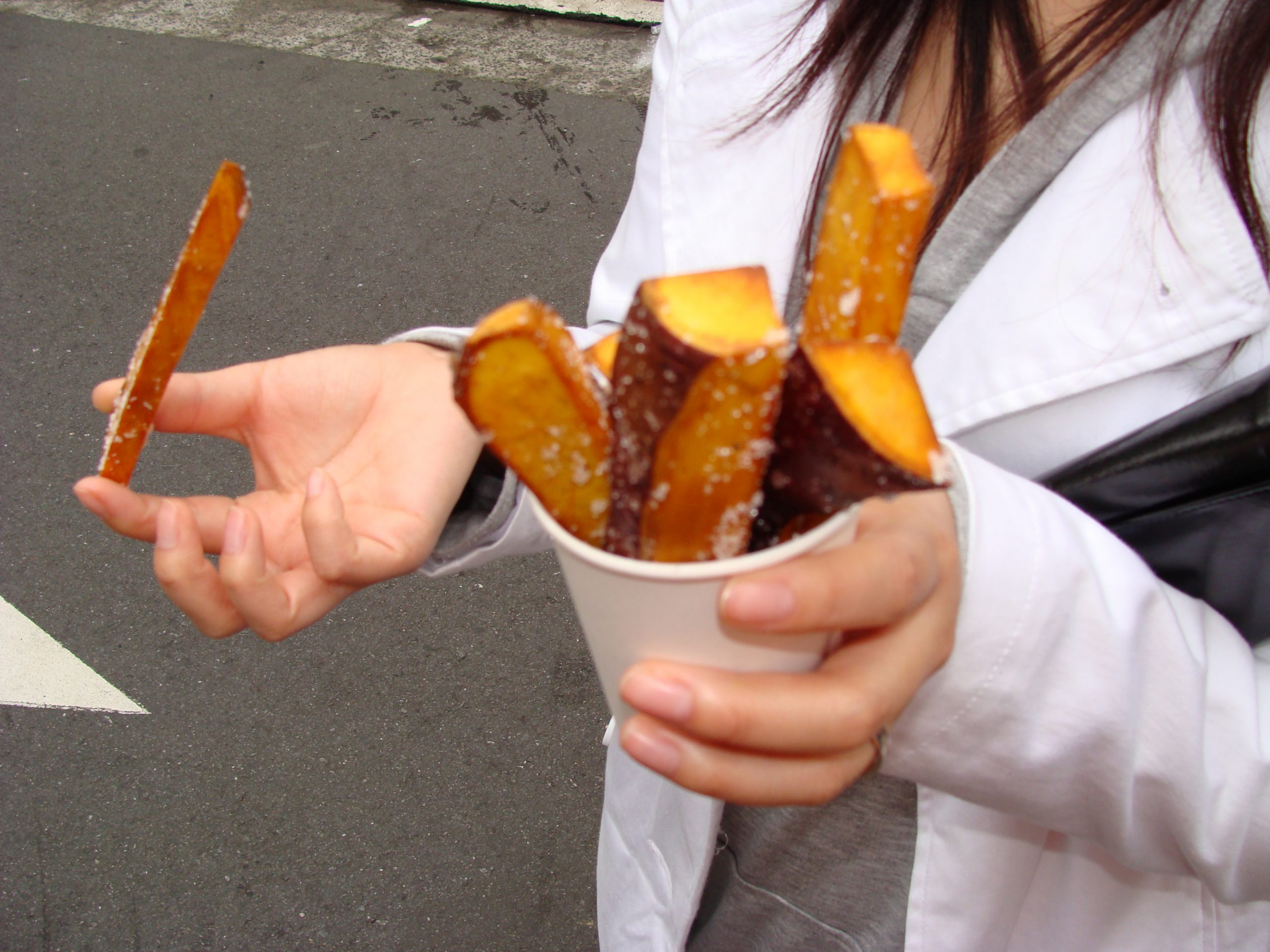 屋台のさつまいもスティック、プロが教えるカリカリ蜜の黄金比