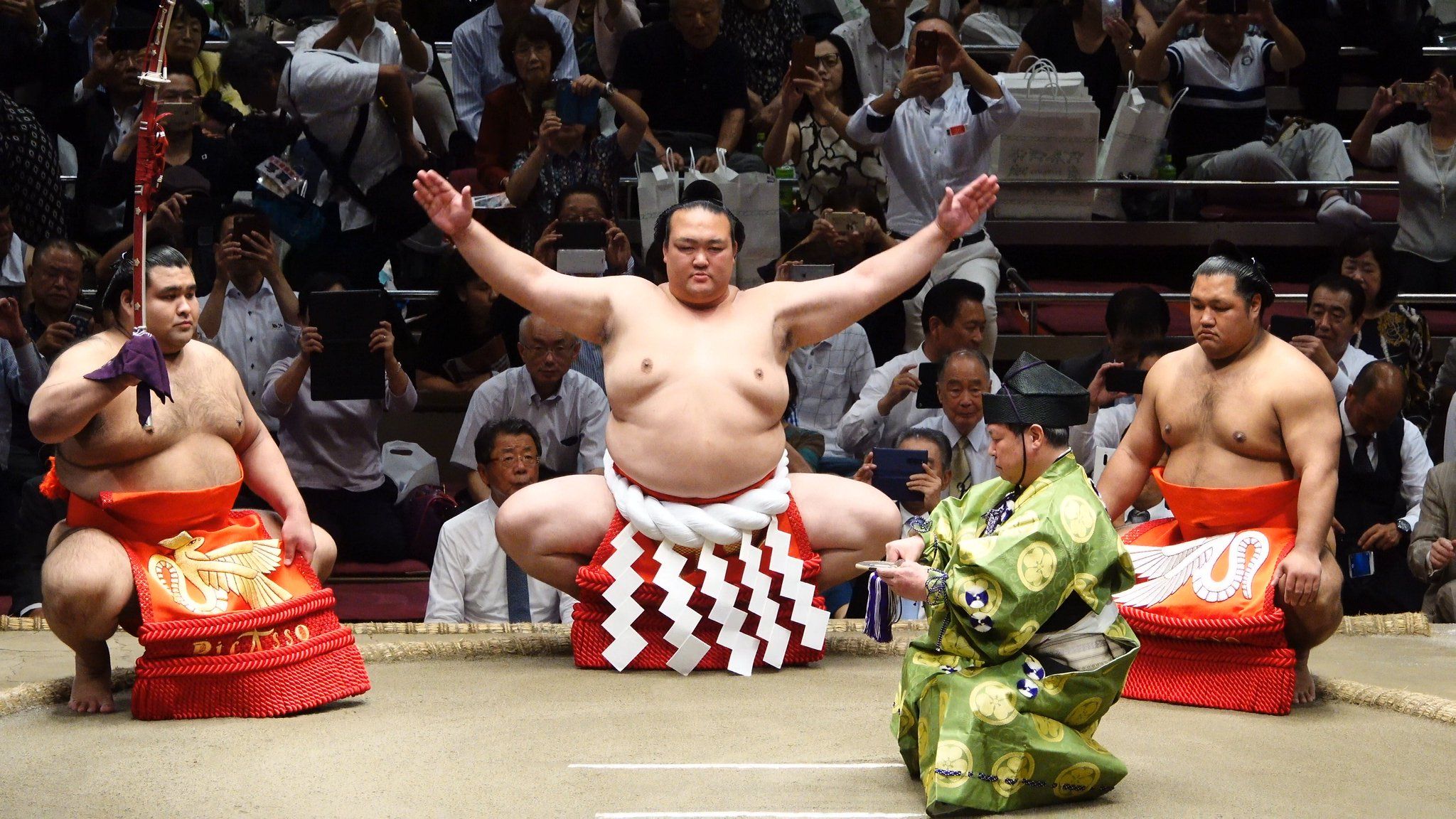 大相撲の「顔」杉山邦博氏の姿消えた砂かぶり席、ファン騒然の真相