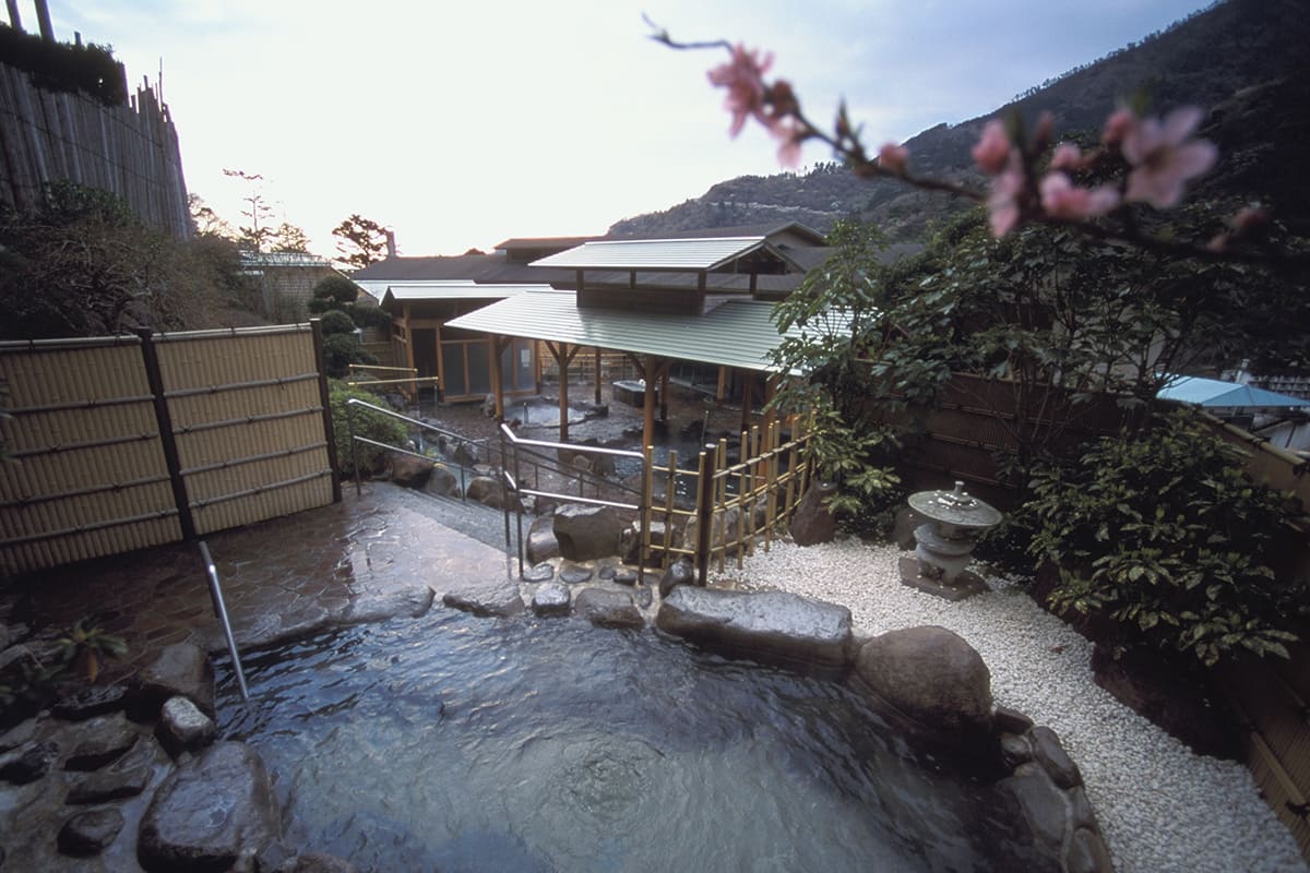 箱根の森おかだの評判と口コミ検証！ホテルおかだとの違いと温泉の真相