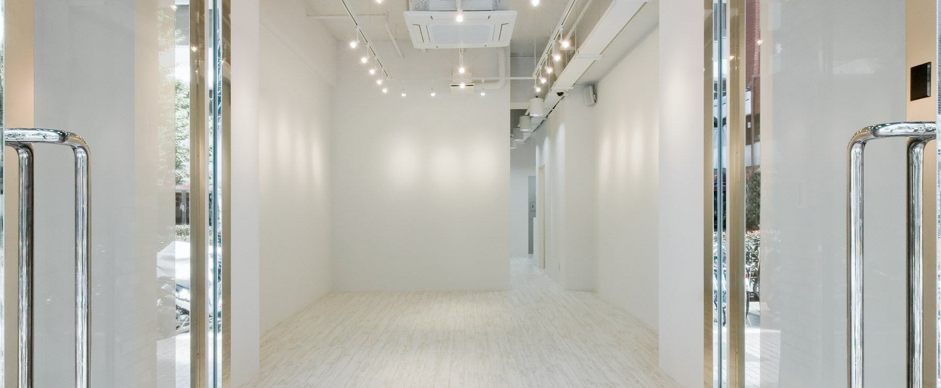 新宿眼科画廊の真相と魅力解剖！名前の由来から評判まで徹底解説