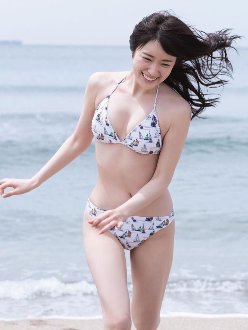 高山一実の水着姿が再燃する理由｜美脚写真集の秘話と2026年現在の反響
