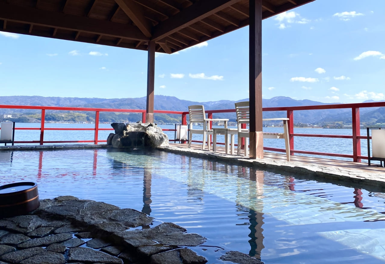 はわい温泉望湖楼の真相！湖上露天風呂の絶景とコナン聖地の全貌