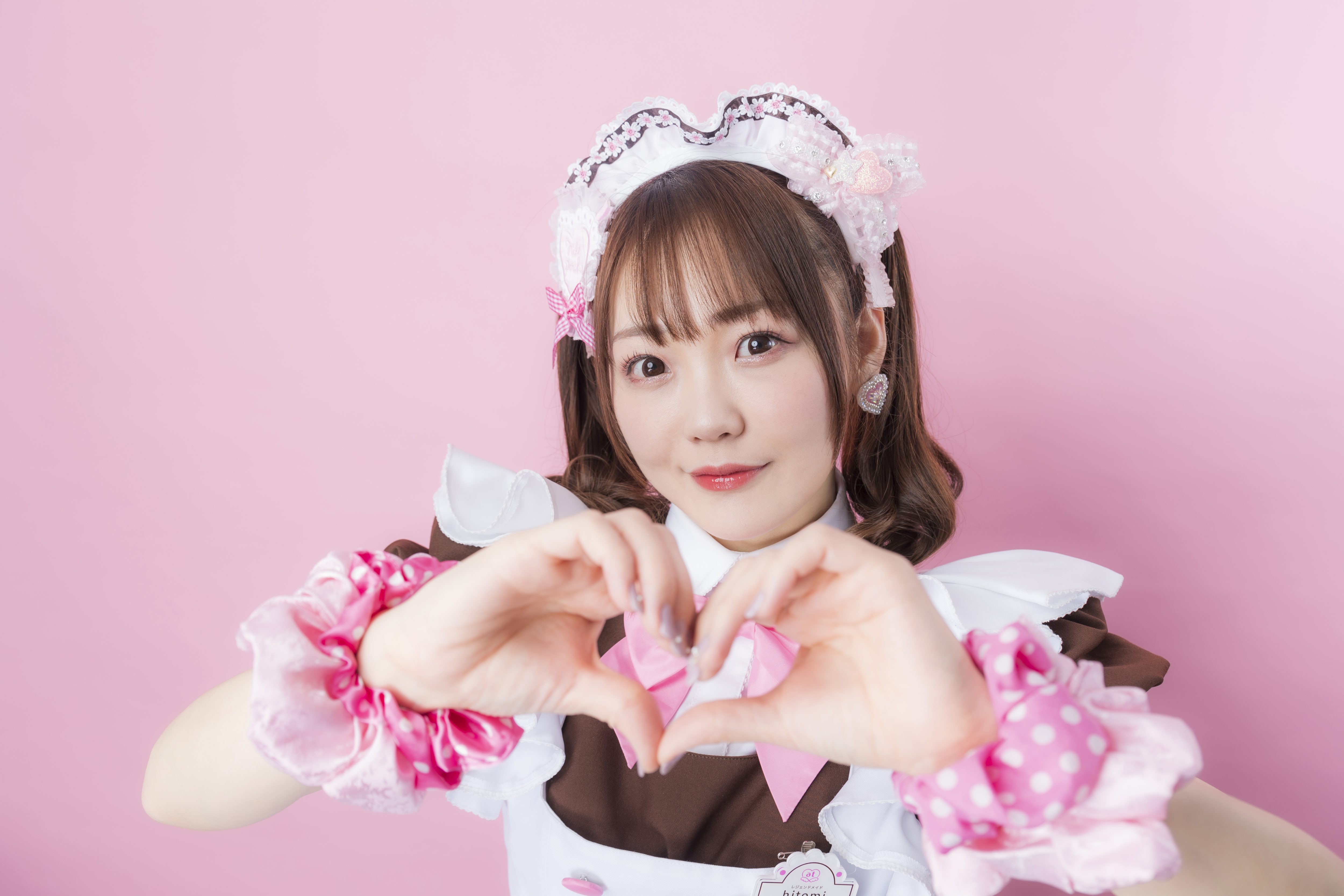 レジェンドメイドHitomiの年齢と本名は？カリスマの現在と軌跡を追う