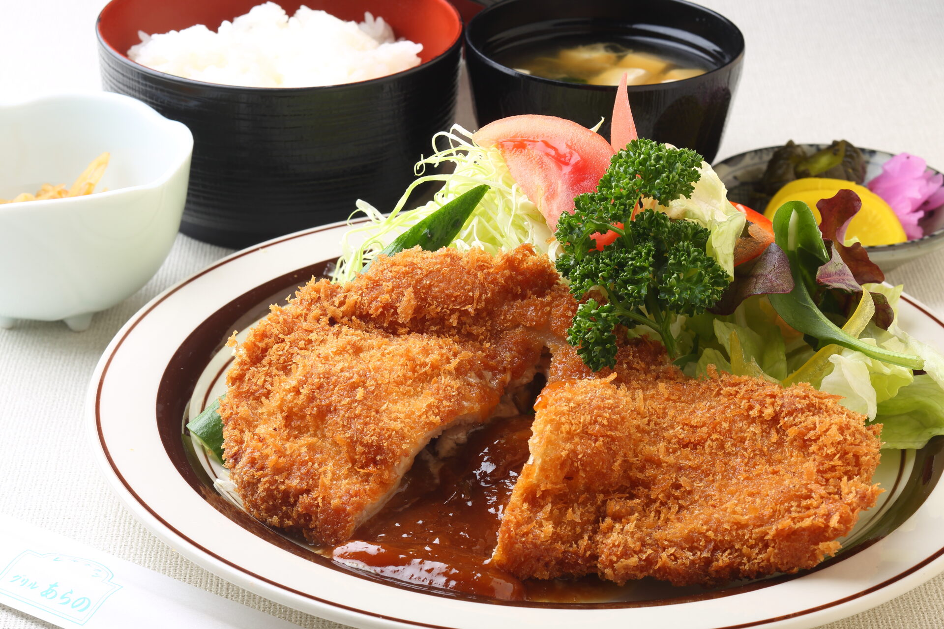 洋食の名店グリルあらのの現在と評判！閉店の噂や人気メニューを徹底調査