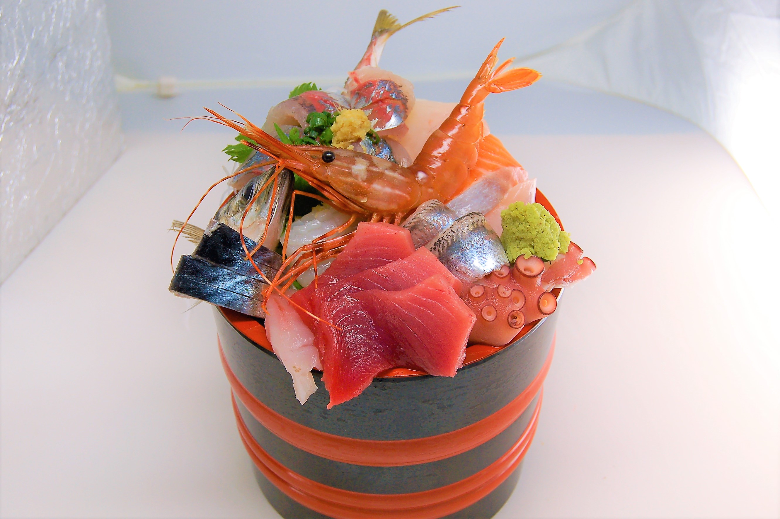 新宿タカマル鮮魚店の真相！爆盛り海鮮丼と混雑・予約のリアル徹底解剖