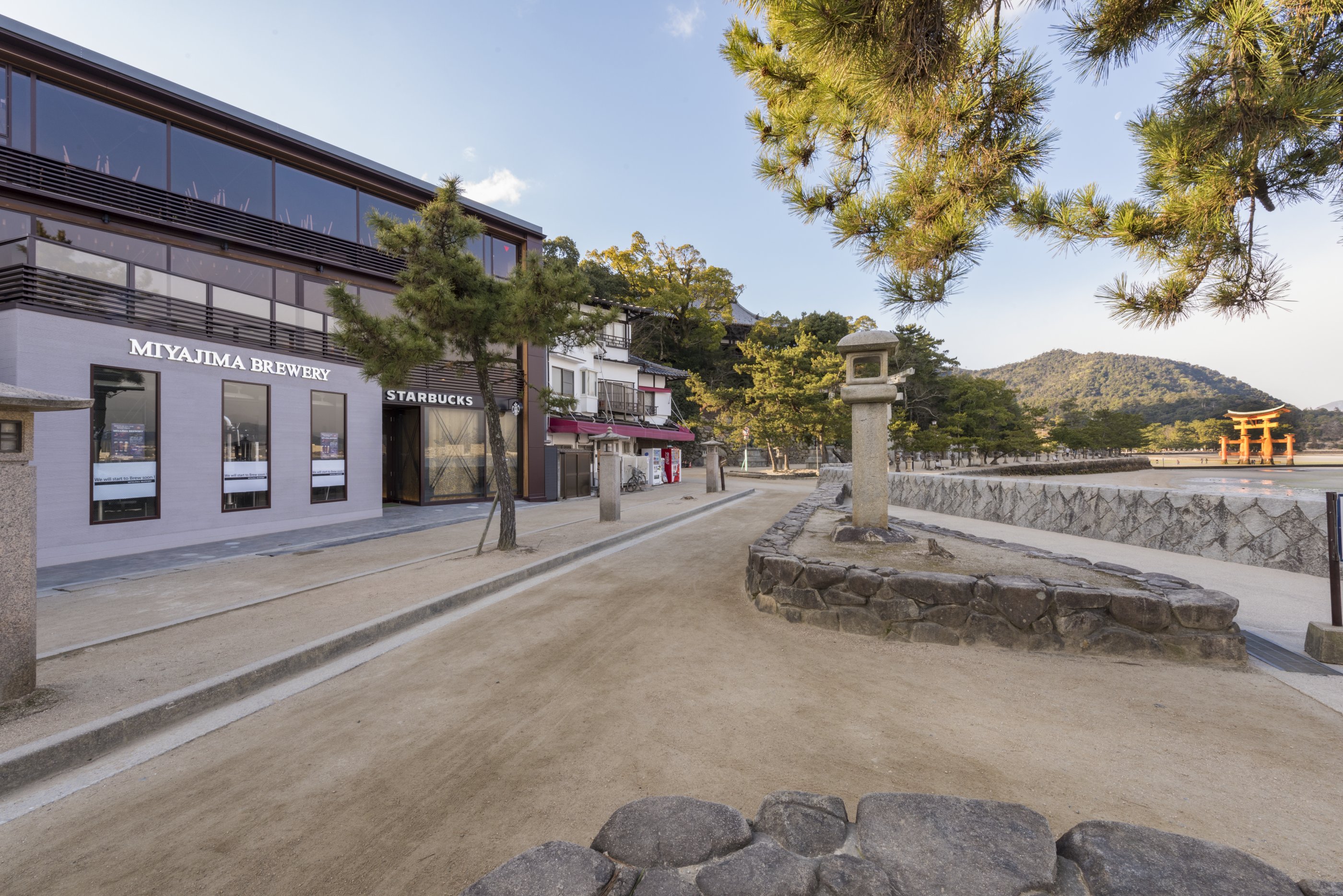 船で行く宮島スタバ！厳島表参道店の絶景テラスと限定グッズ攻略【2026】