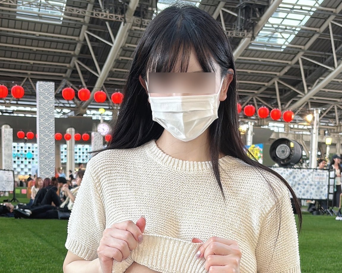 露出度の高い服を選ぶ心理とは？下品に見せない上品な肌見せ術と本音