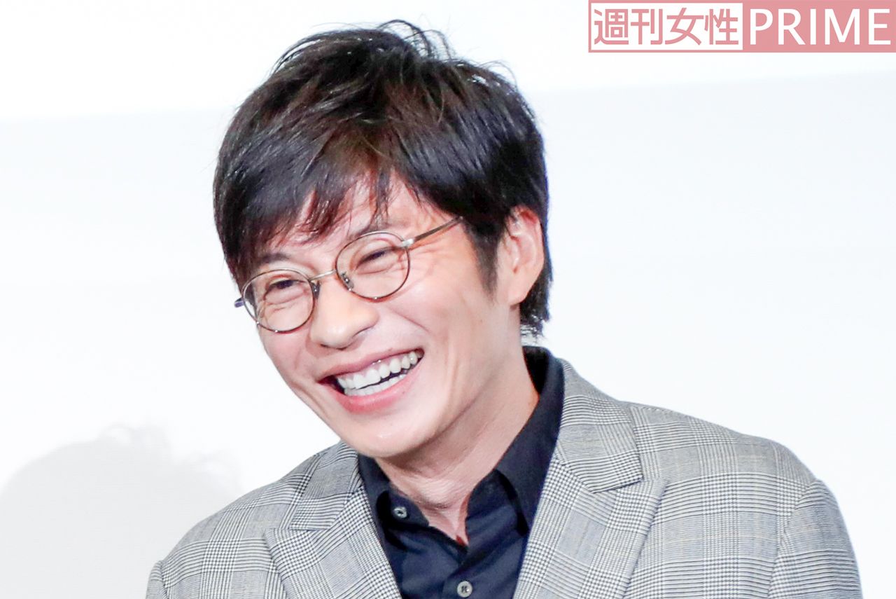 丸顔芸能人に学ぶメガネの法則！劇的垢抜けと小顔を叶える選び方