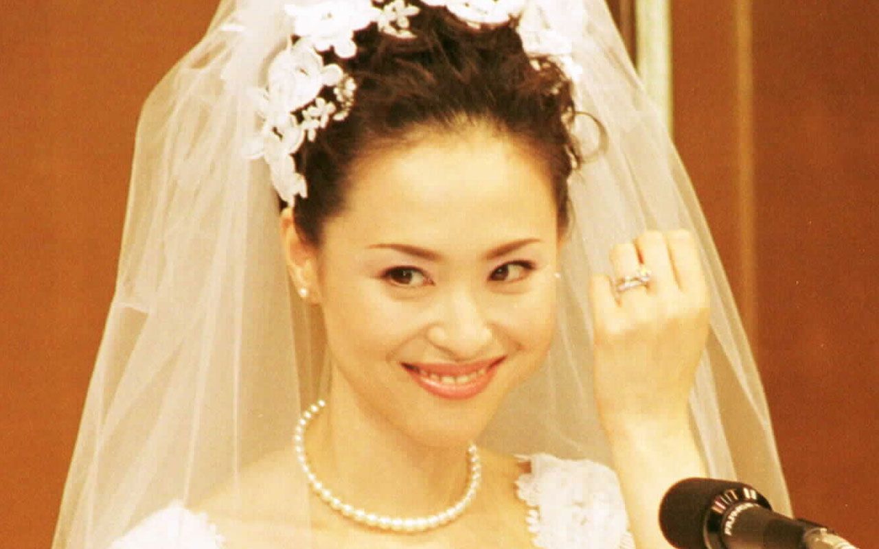 郷ひろみの奥さんは徳武利奈！24歳差婚の現在と子供や歴代妻の真相