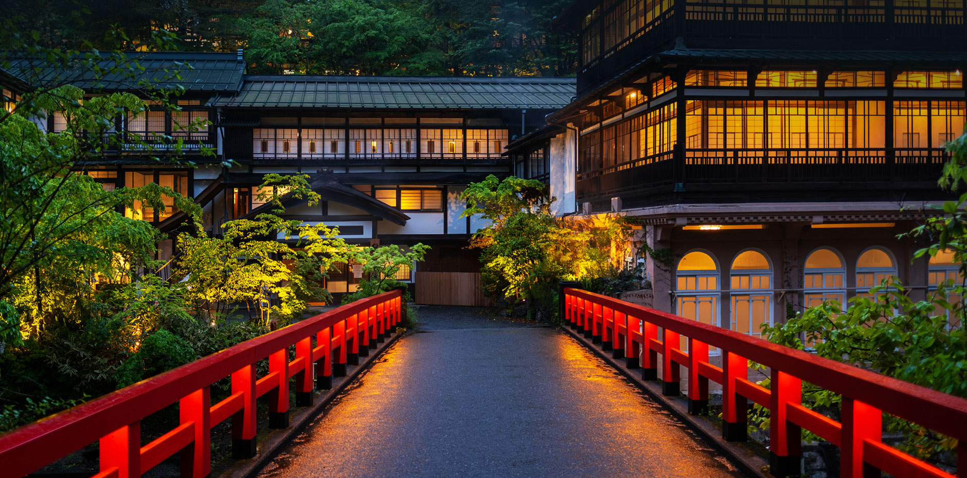 四万温泉・積善館の魅力と真実｜本館・山荘・佳松亭の違い徹底解説