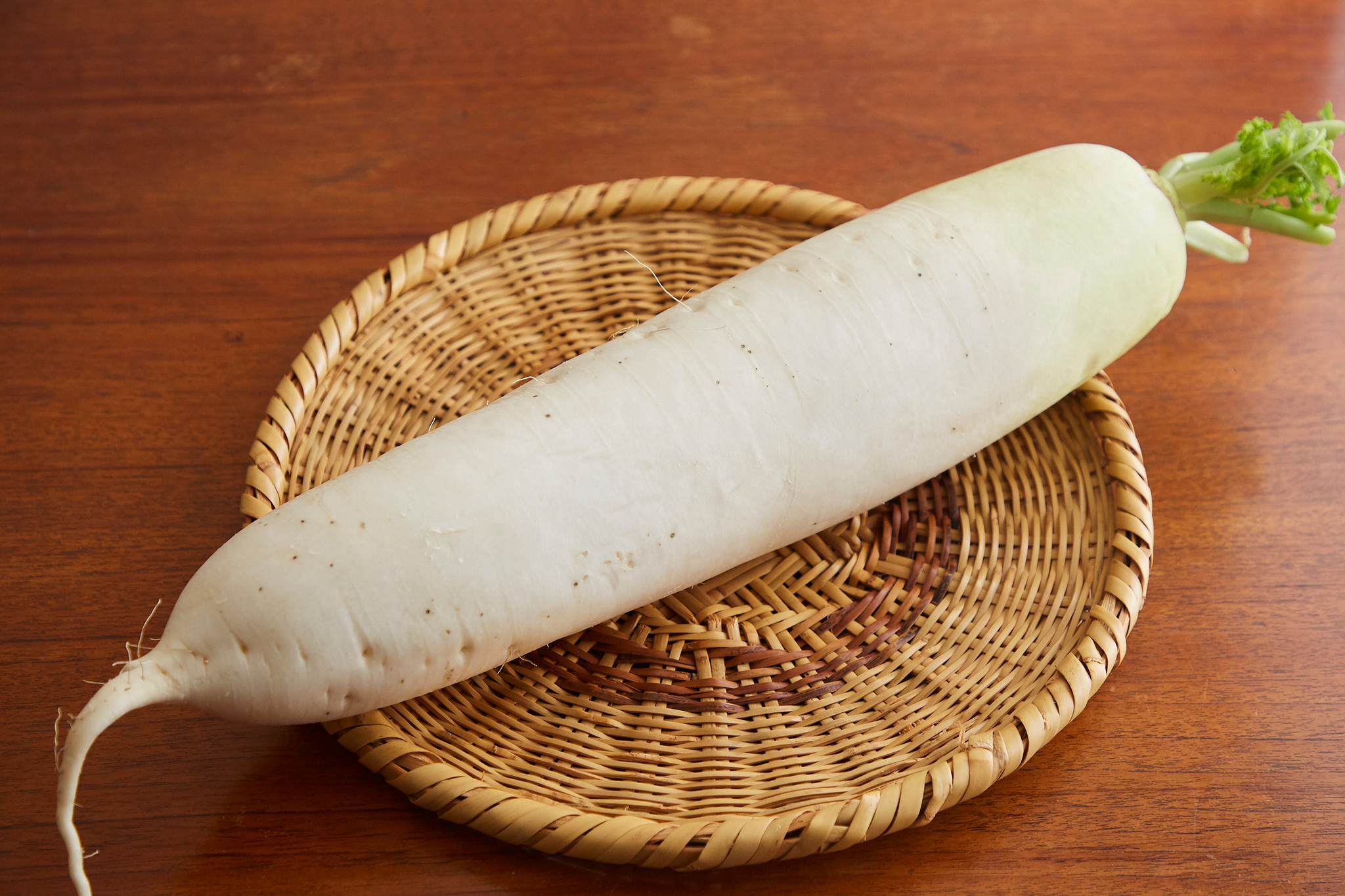 大根の栄養と効能まとめ｜加熱の落とし穴と皮・葉を食べるべき理由