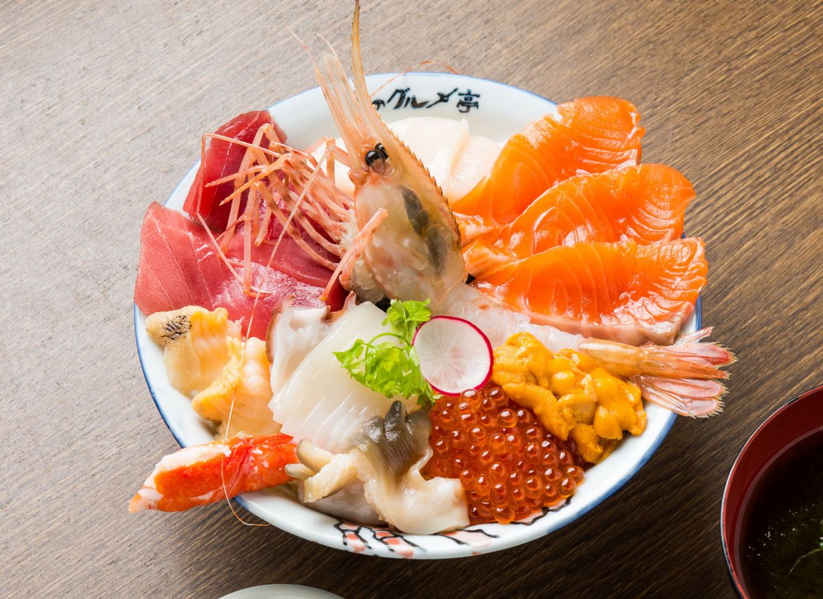 札幌の海鮮丼で失敗しない名店選び！二条市場・場外から地元民穴場まで徹底比較