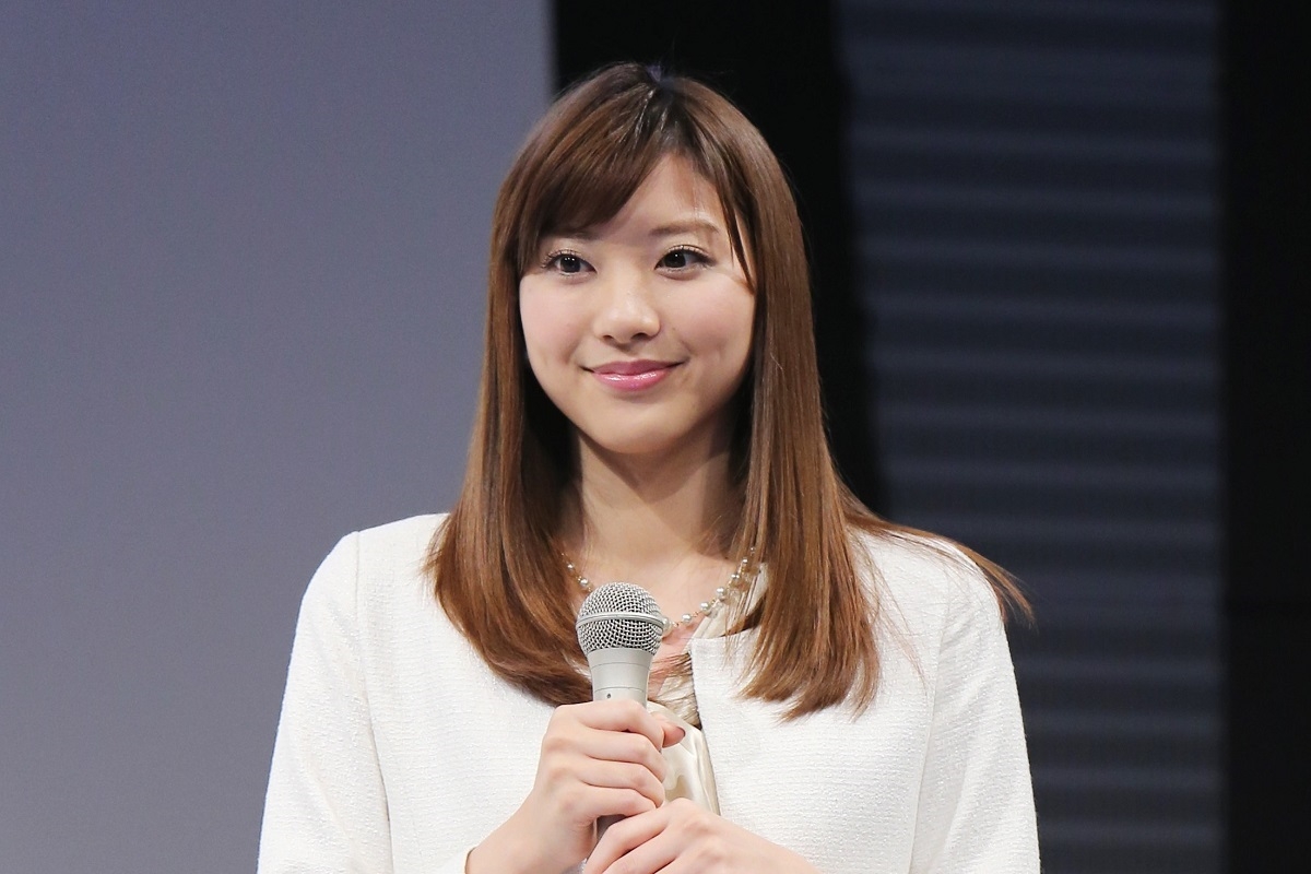 山岸舞彩の現在2026！御曹司夫人から書道家「彩周」へ転身した真相