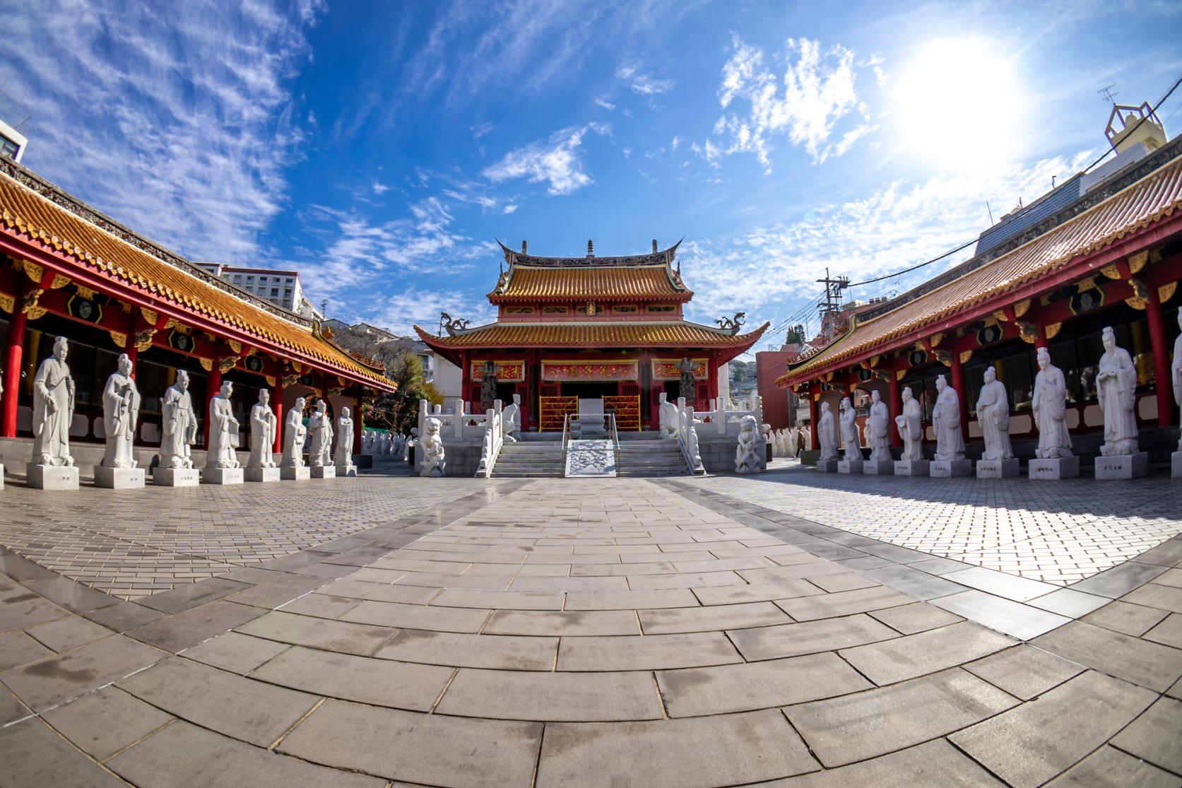 長崎孔子廟は中国領土？噂の真相と変面ショーなど見どころ完全解説