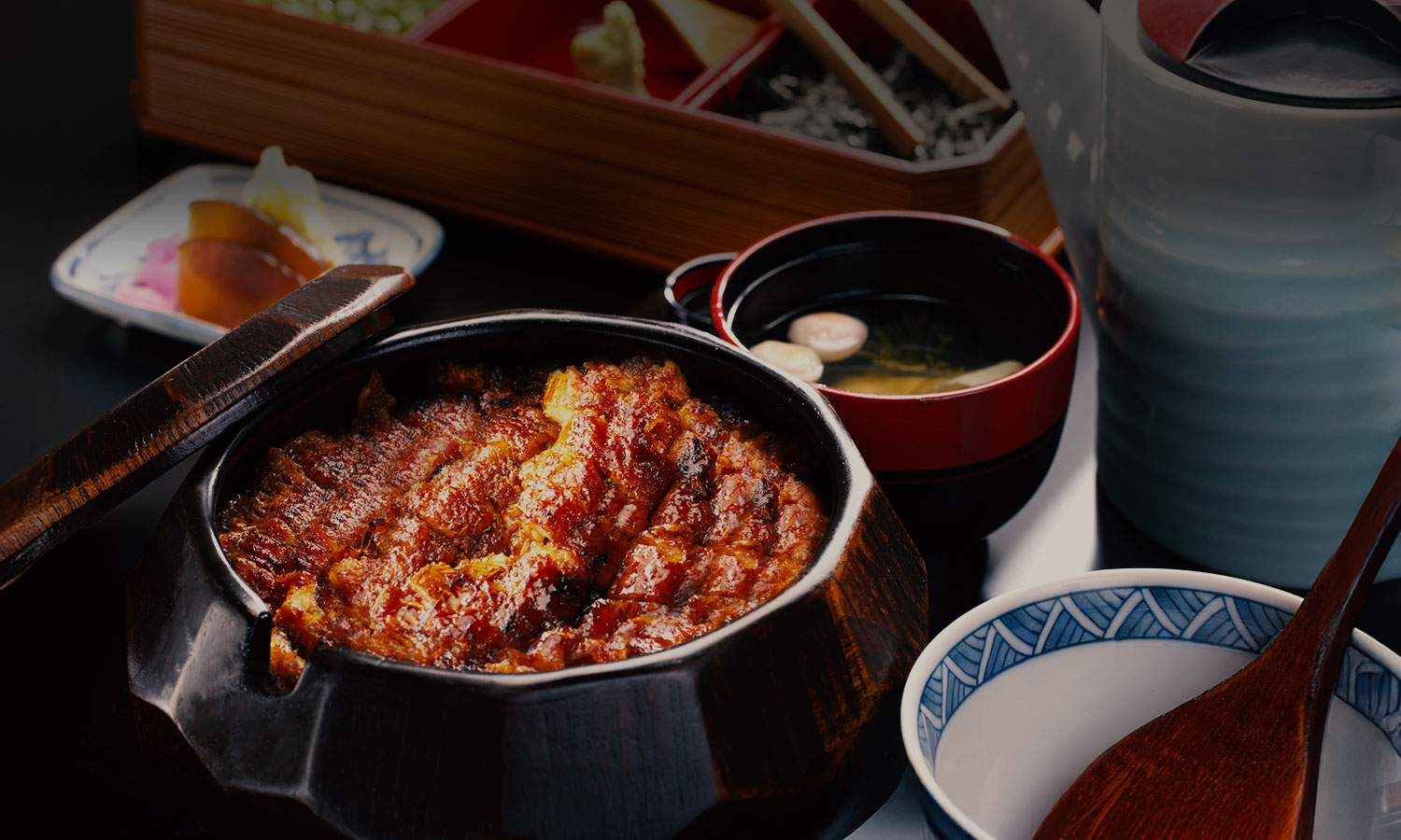 あつた蓬莱軒の待ち時間回避術！予約と店舗比較・2026年最新攻略
