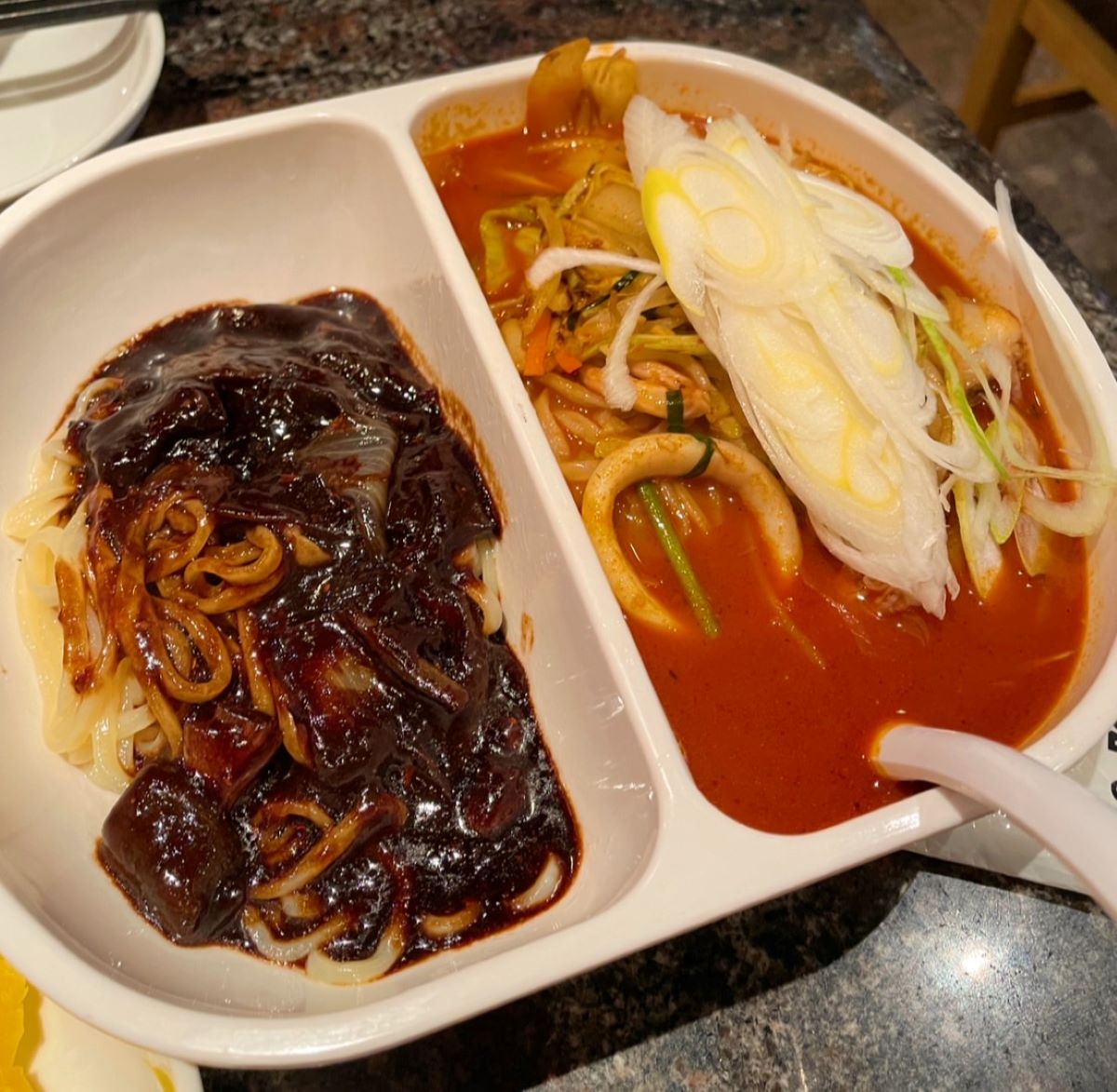 新大久保ジャージャー麺決定版！本場名店とタンスユクを徹底比較2026