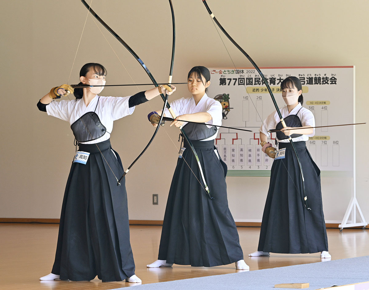弓道の袴の着方完全ガイド！男女別の帯位置と十文字結びの極意