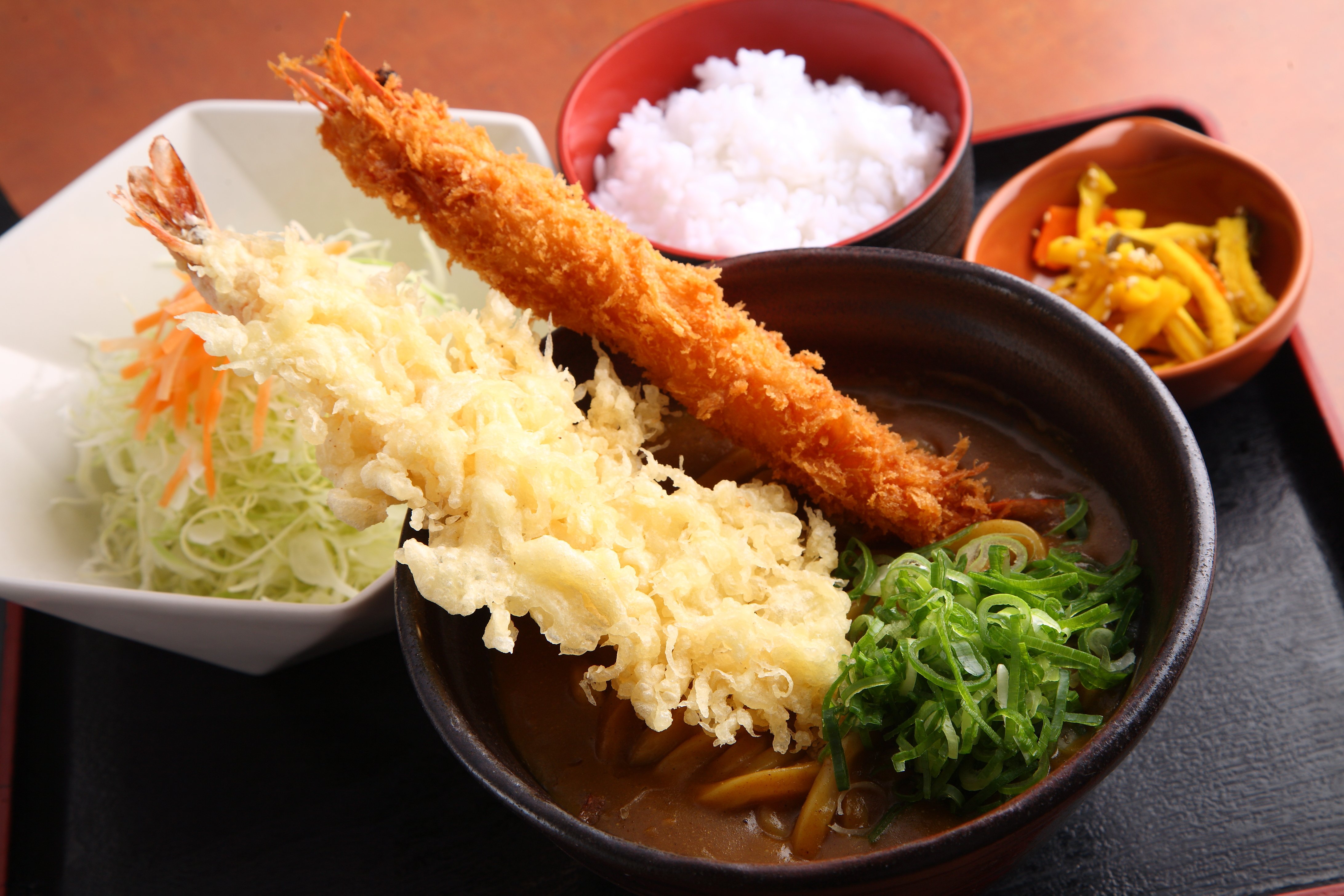 みくりやうどんの魅力を徹底解剖！名物カレーと混雑回避術