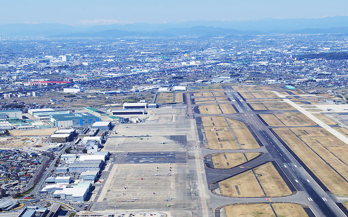 2026年、なぜビジネス層は「小牧」へ向かうのか？都心直結の隠れた名空港が仕掛ける大逆転劇