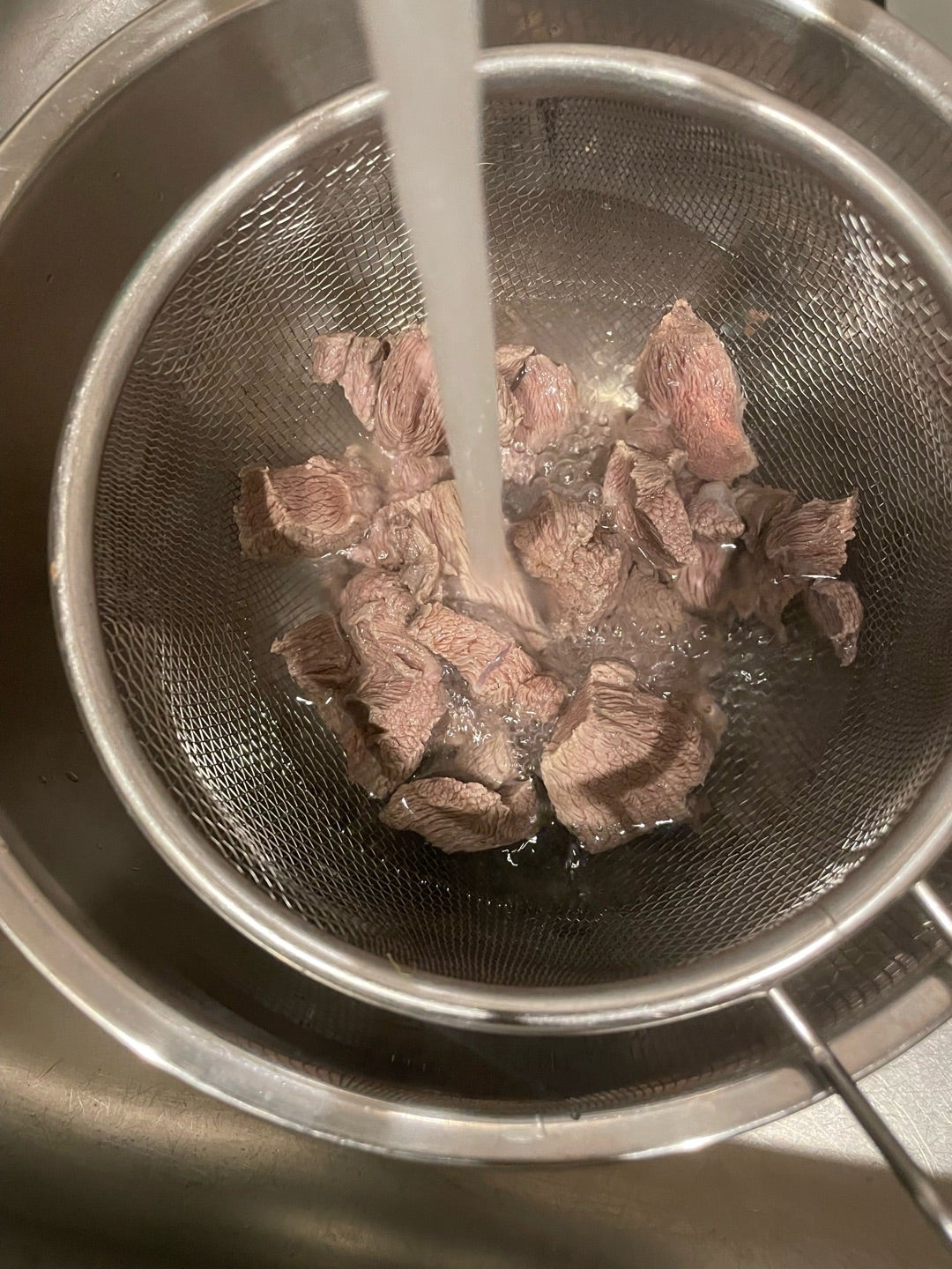 イノシシ肉の臭み取り決定版！固い肉が劇的に化けるプロの下処理技術