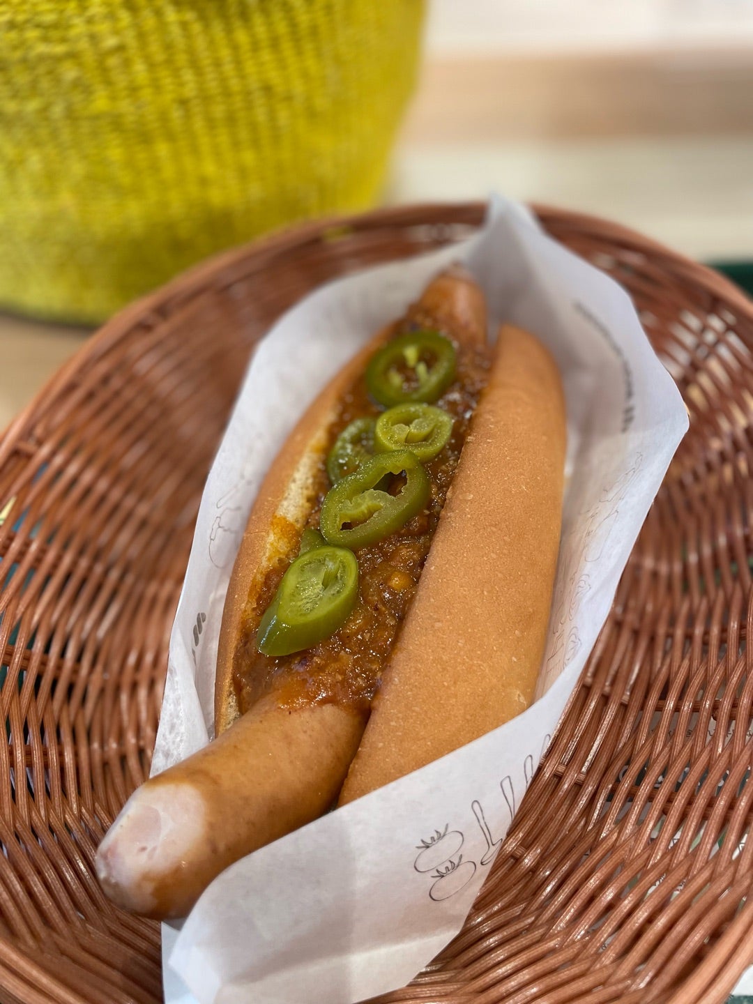 モスバーガーのチリドッグはおいしい？評判と辛さの真相をプロが徹底検証