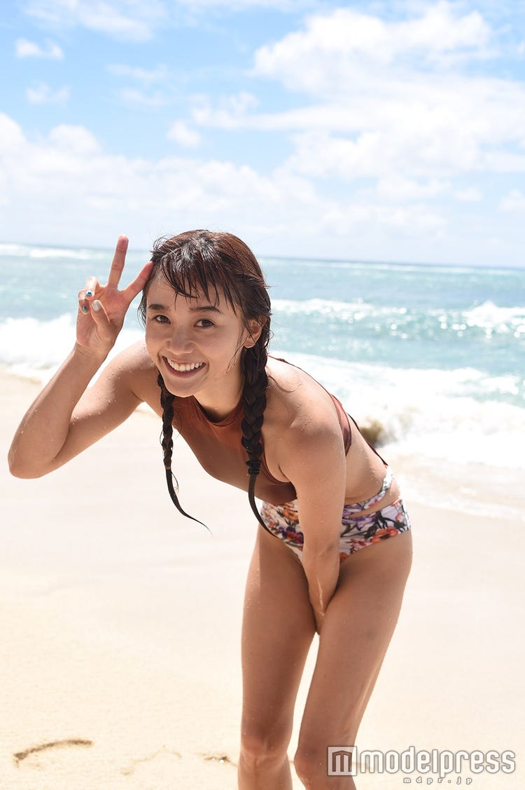 谷まりあ最新ビキニ姿に絶賛の嵐！なぜ美しい？美ボディの真相と愛用ブランド