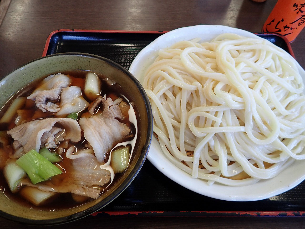 藤店うどんが埼玉最強と称される理由｜肉汁の極みと2026年最新攻略法