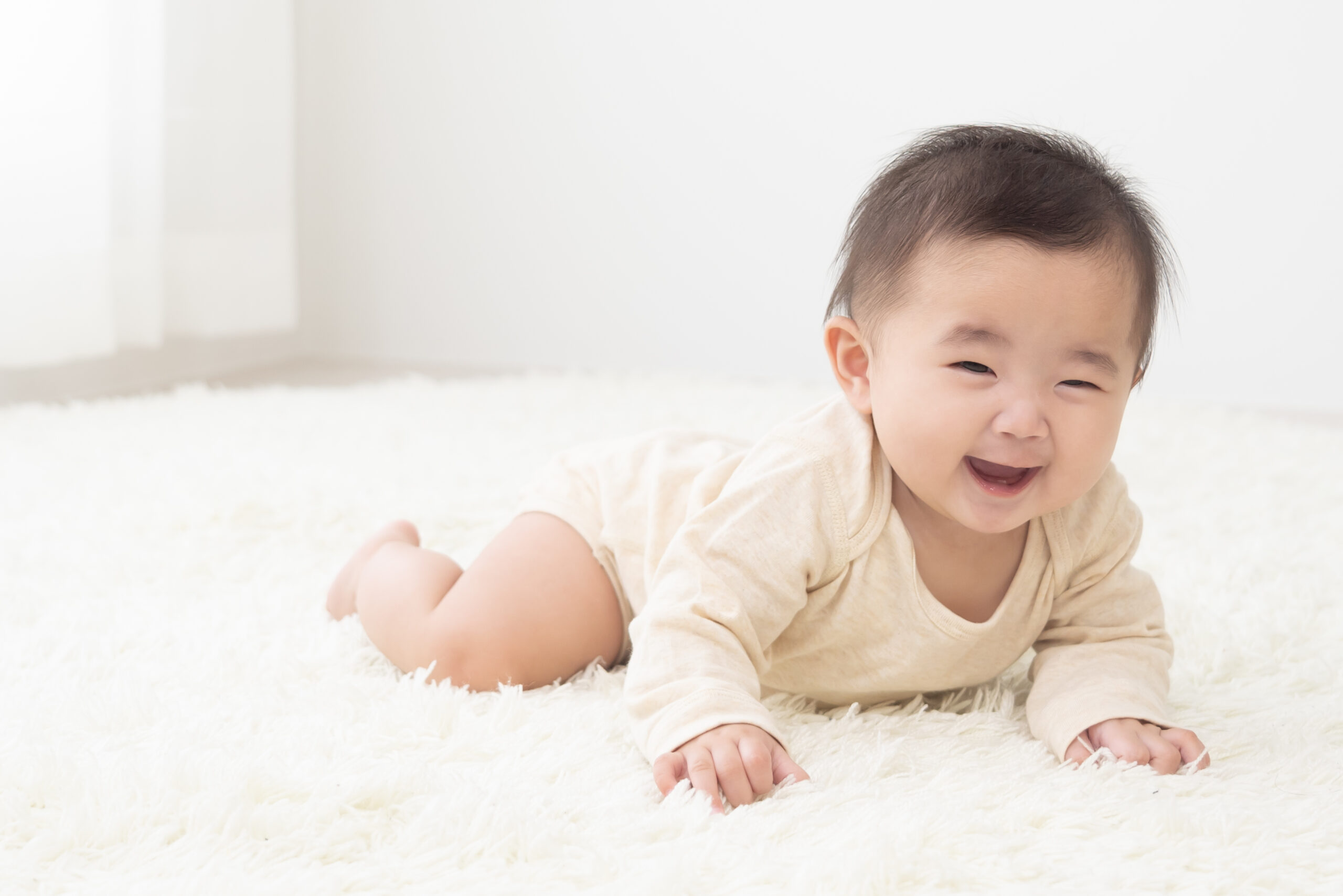 生後6ヶ月の赤ちゃんの発達目安と離乳食・夜泣き対策【2026年版】