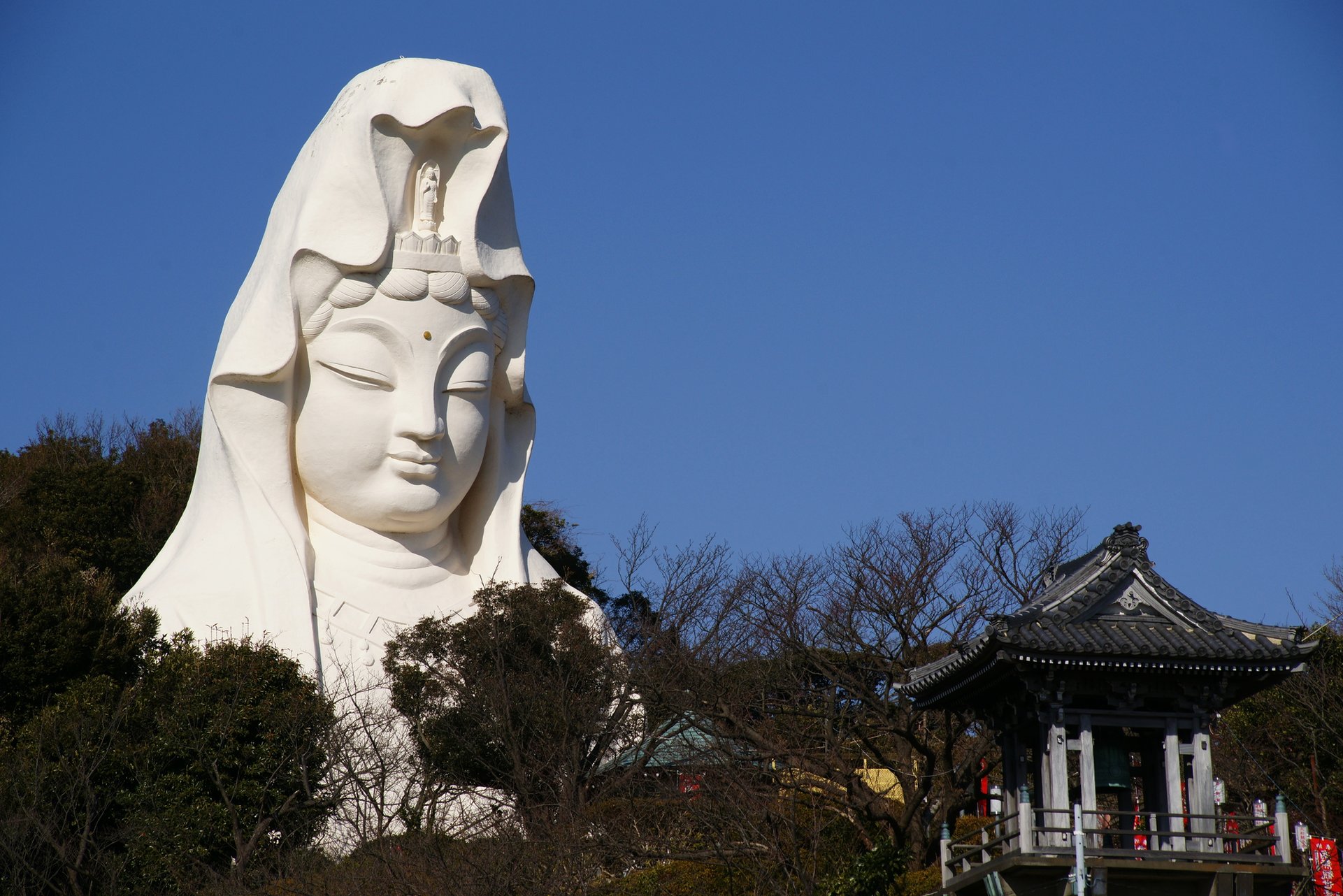 大船観音はなぜ怖い？上半身だけの理由や心霊の噂と胎内拝観の真相