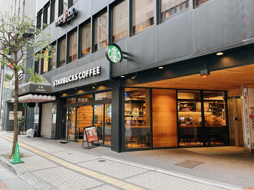 【座れない噂の真相】スタバ新宿ダイアンビル店の混雑と電源席を徹底解説！