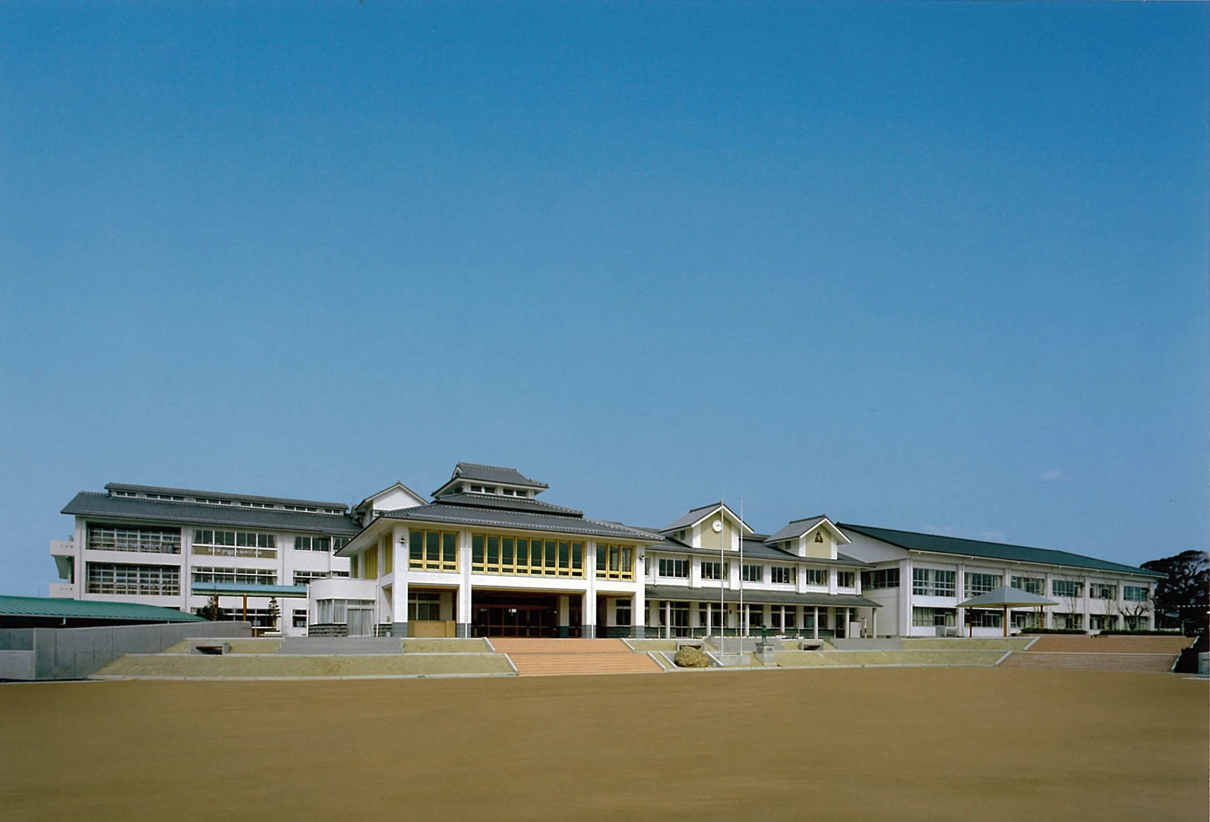 桑名市立長島中学校の評判と進路実績｜学区や制服のリアルを徹底検証