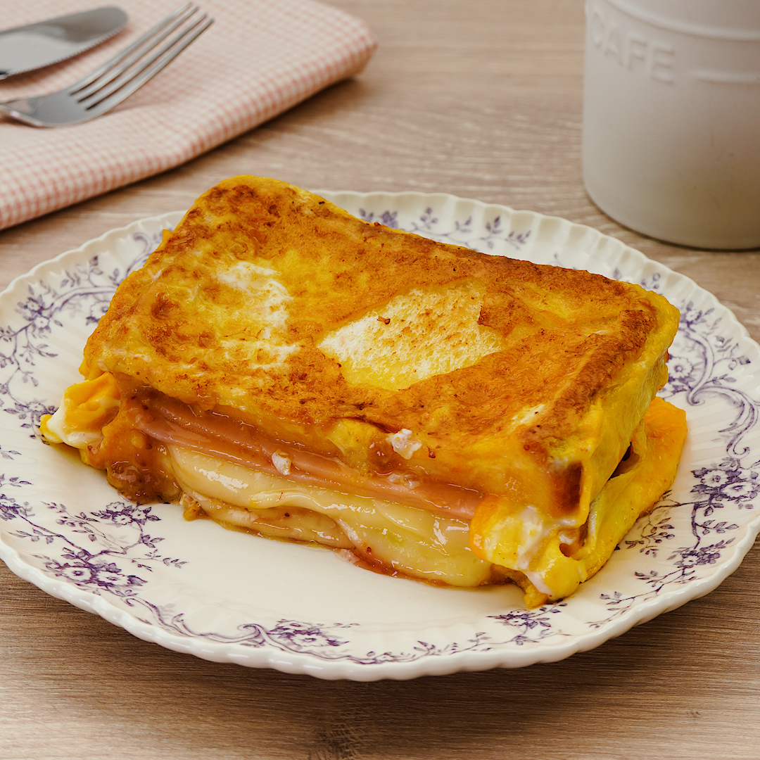 専用メーカー不要！食パンとフライパンで極上ホットサンドを作る3つの裏技