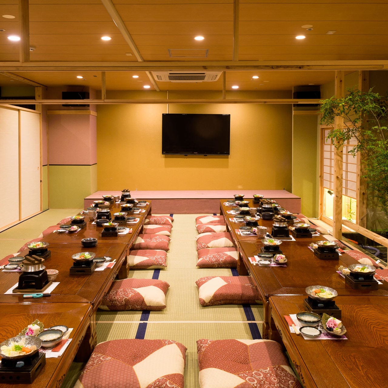 中洲屈指の名門「浪漫座 博多総本店」評判と料金システム徹底解剖【2026】