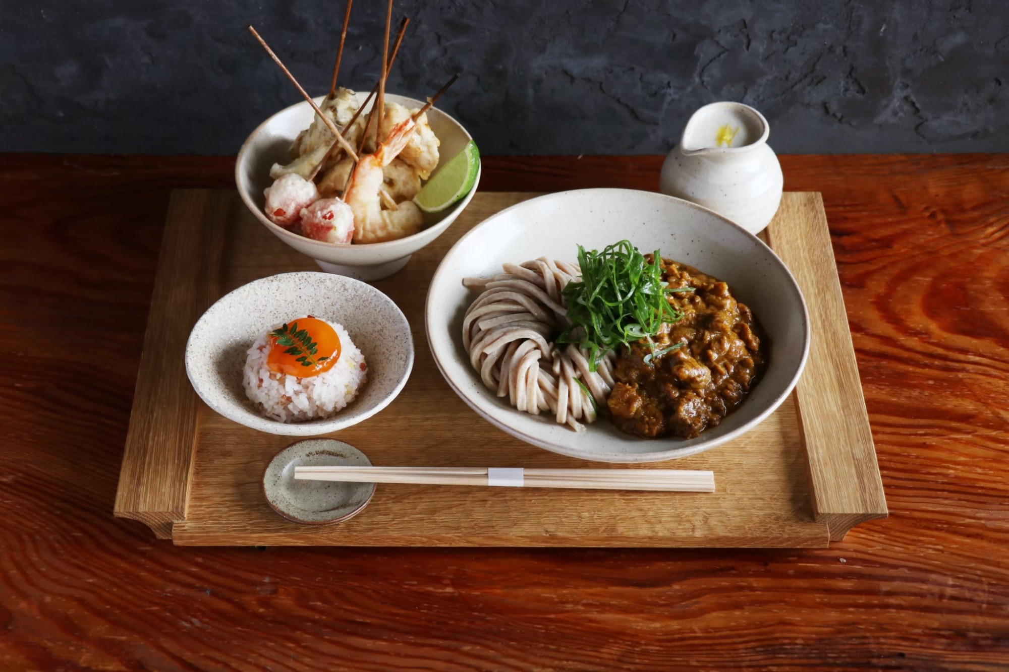京都四条くをんの待ち時間攻略！名物かしわキーマうどんの口コミと実態