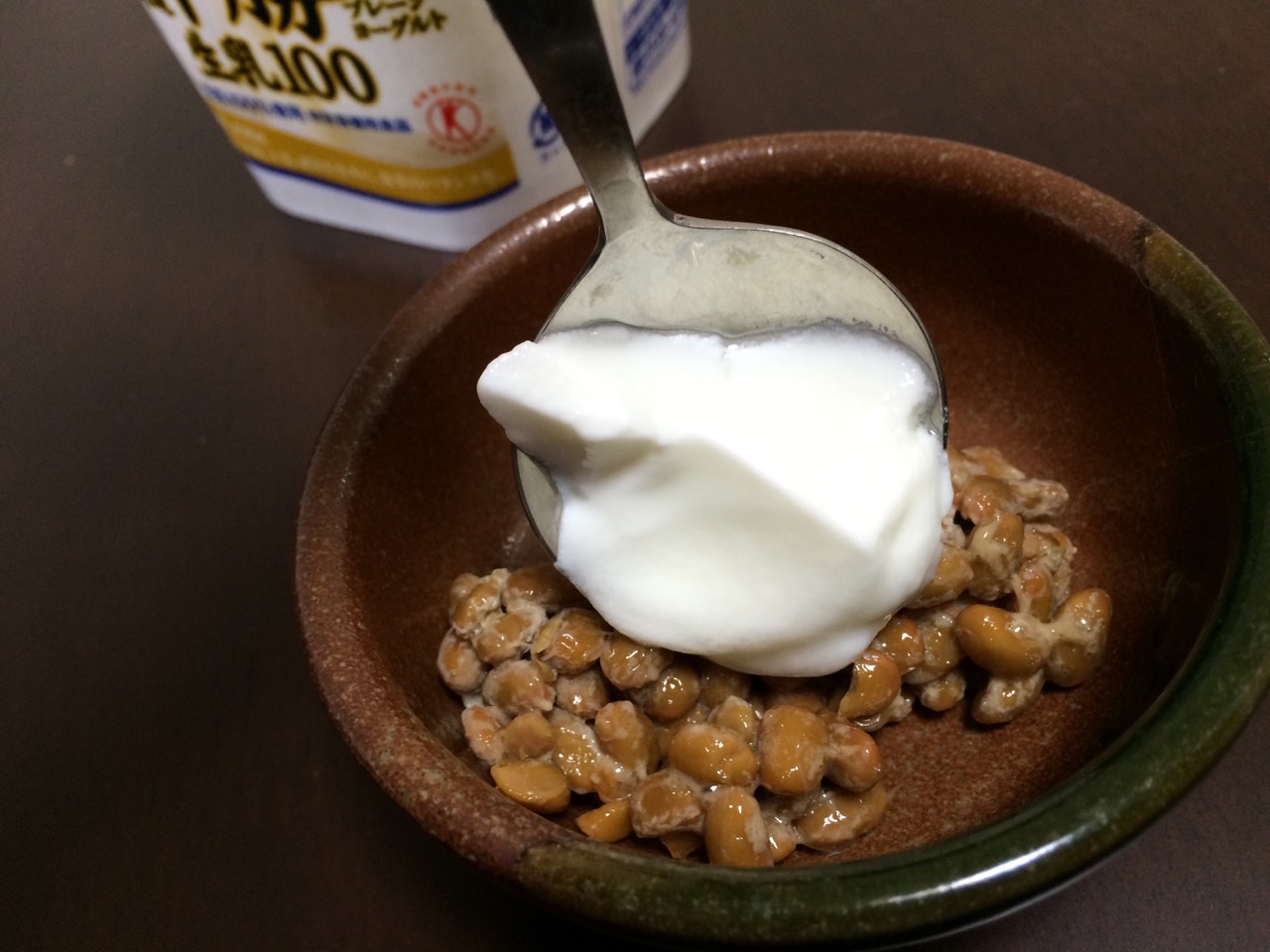 納豆とヨーグルトの食べ合わせは危険？菌が喧嘩する噂の真相と最強腸活術