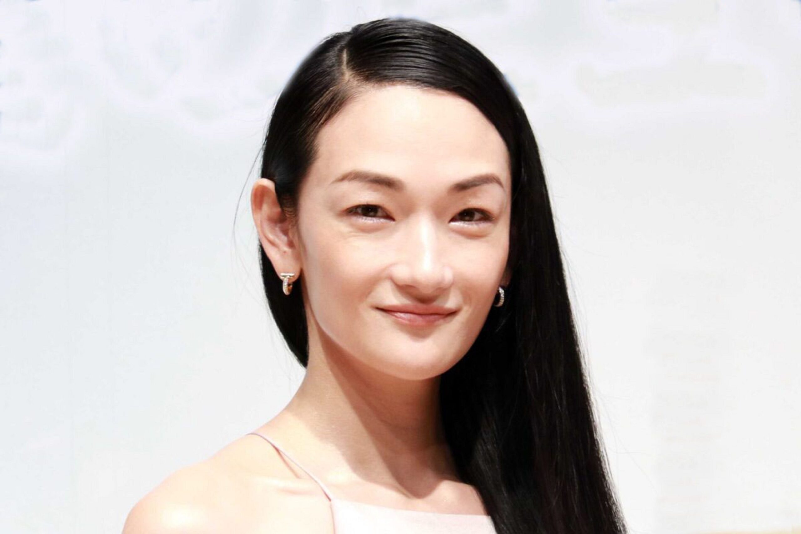 冨永愛の一重はなぜ美しい？コンプレックスを武器に変えたメイク術を徹底解説