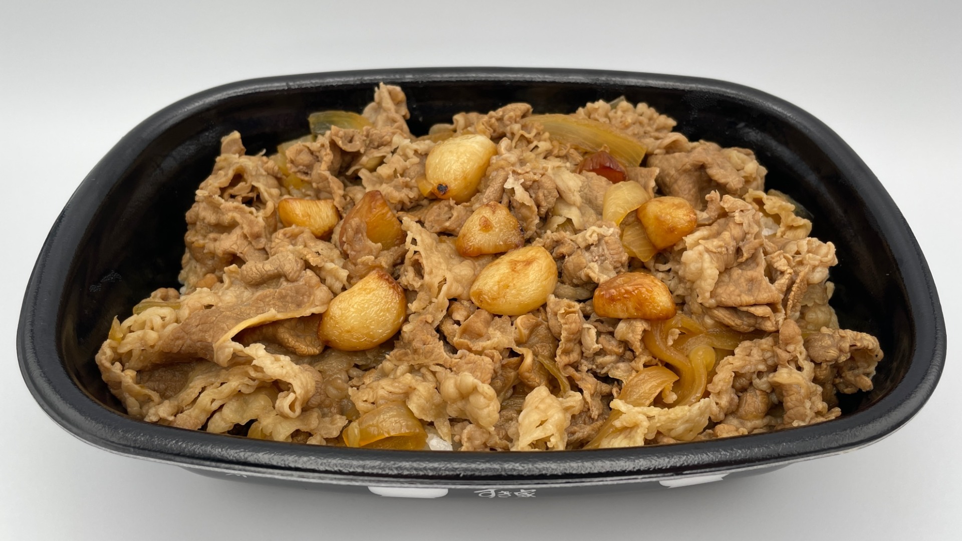 すき家メガ牛丼の肉量とカロリー徹底解剖！特盛比較と完食攻略2026